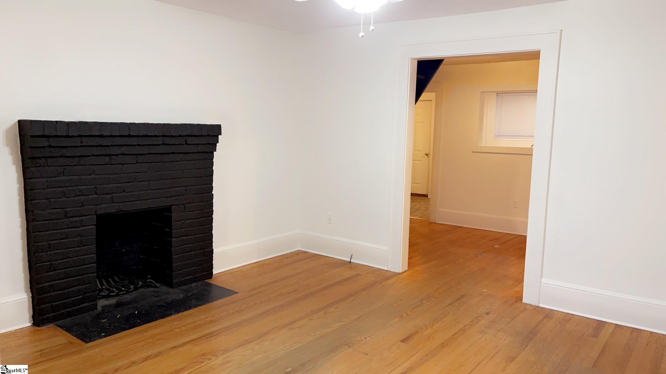 16 Underwood Avenue Greenville, SC 29607