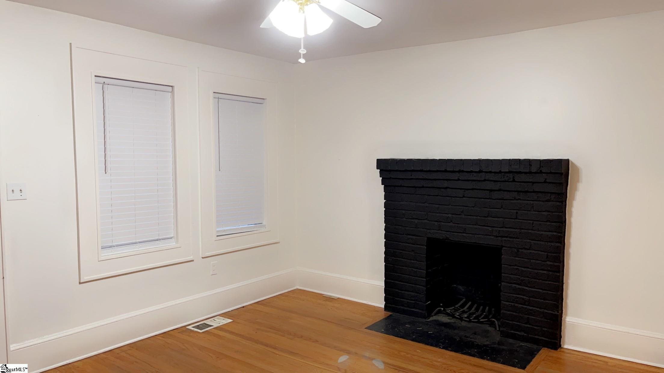 16 Underwood Avenue Greenville, SC 29607