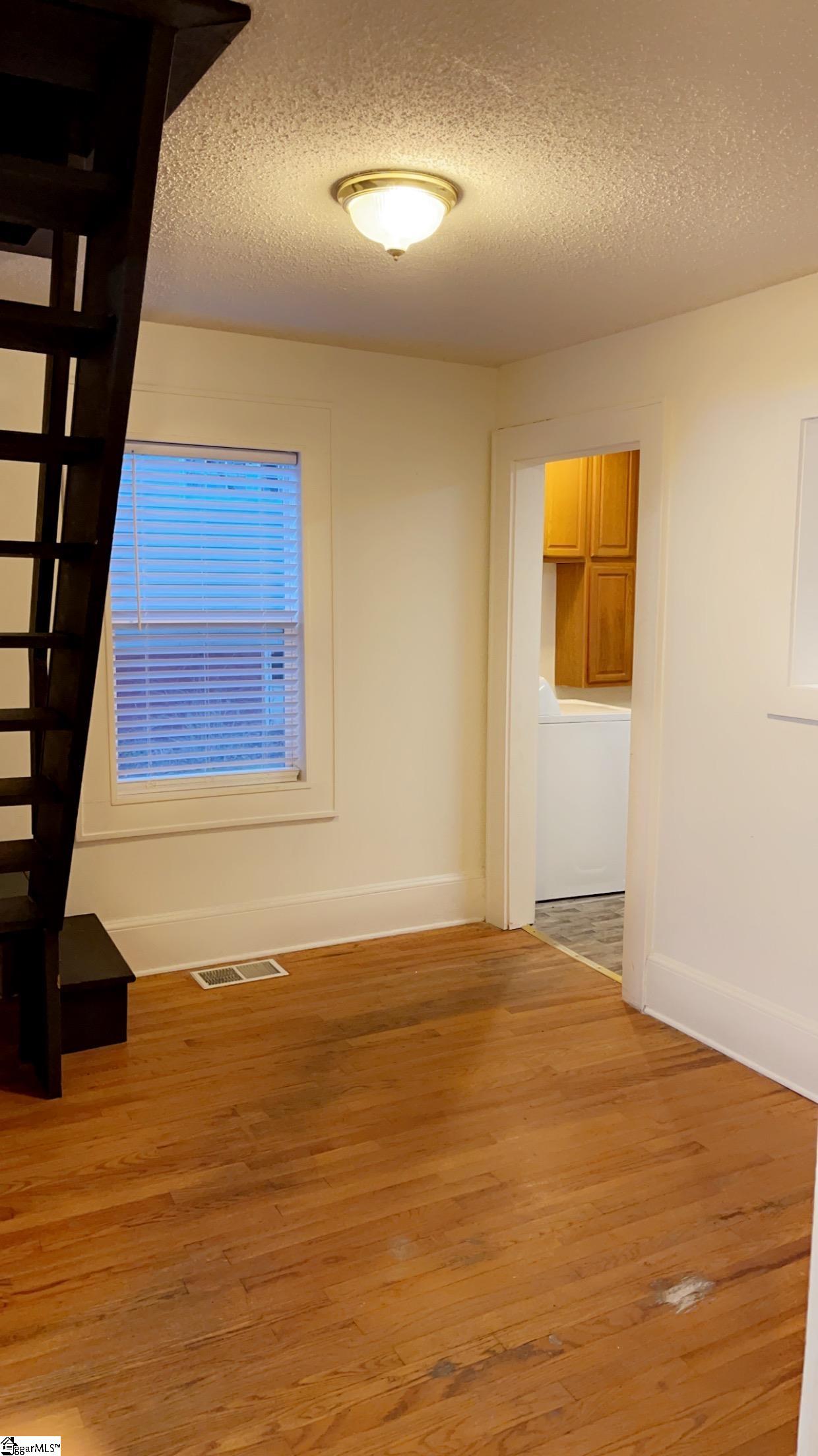 16 Underwood Avenue Greenville, SC 29607