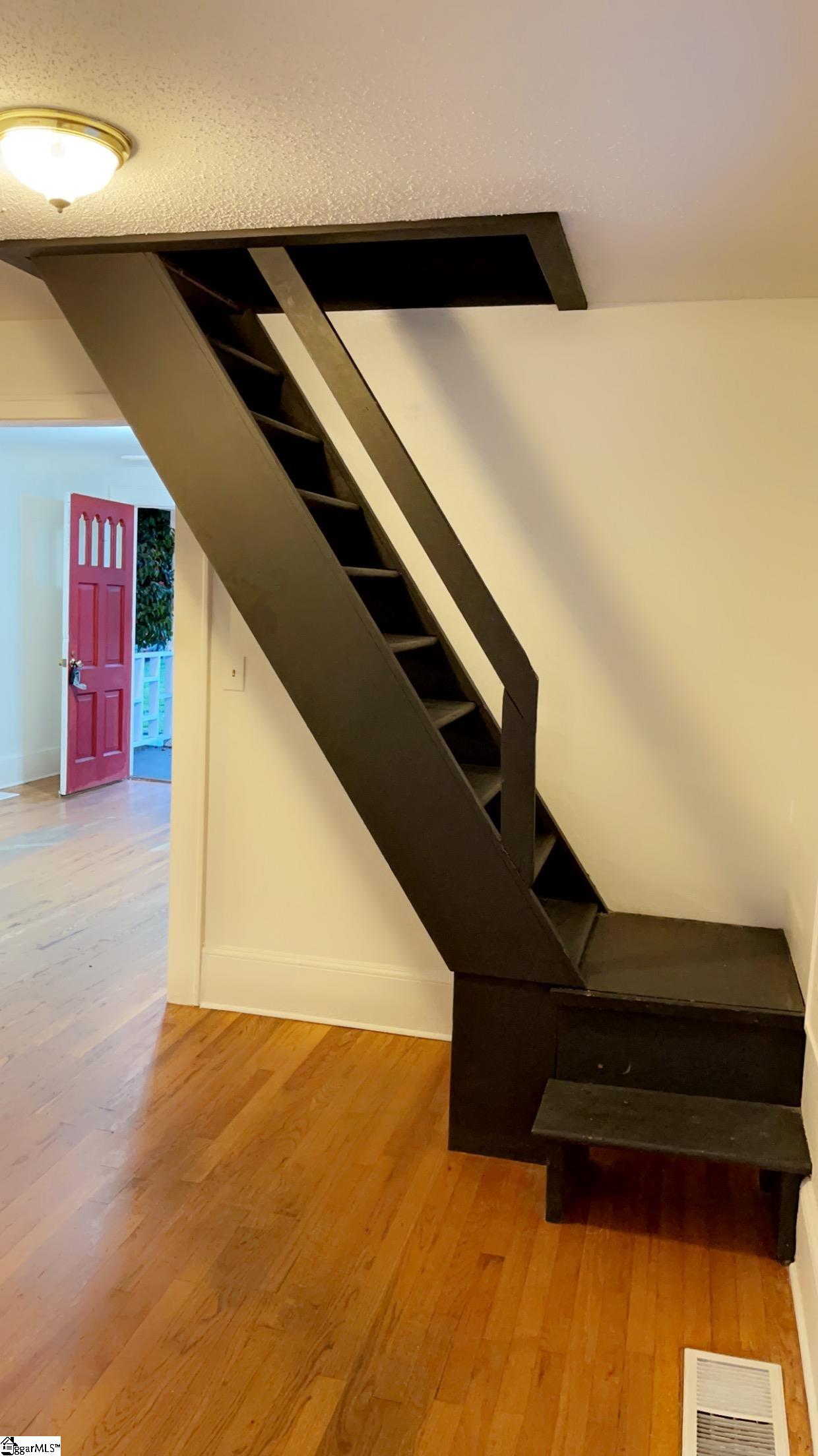 16 Underwood Avenue Greenville, SC 29607