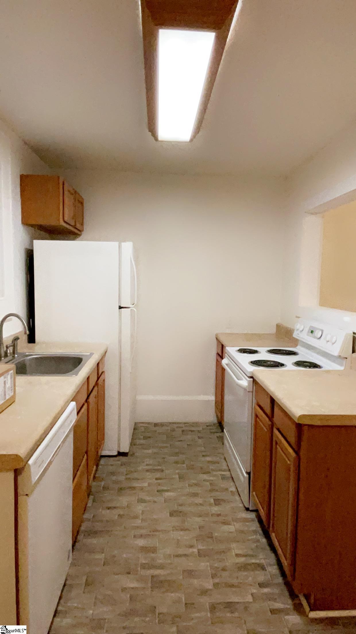 16 Underwood Avenue Greenville, SC 29607