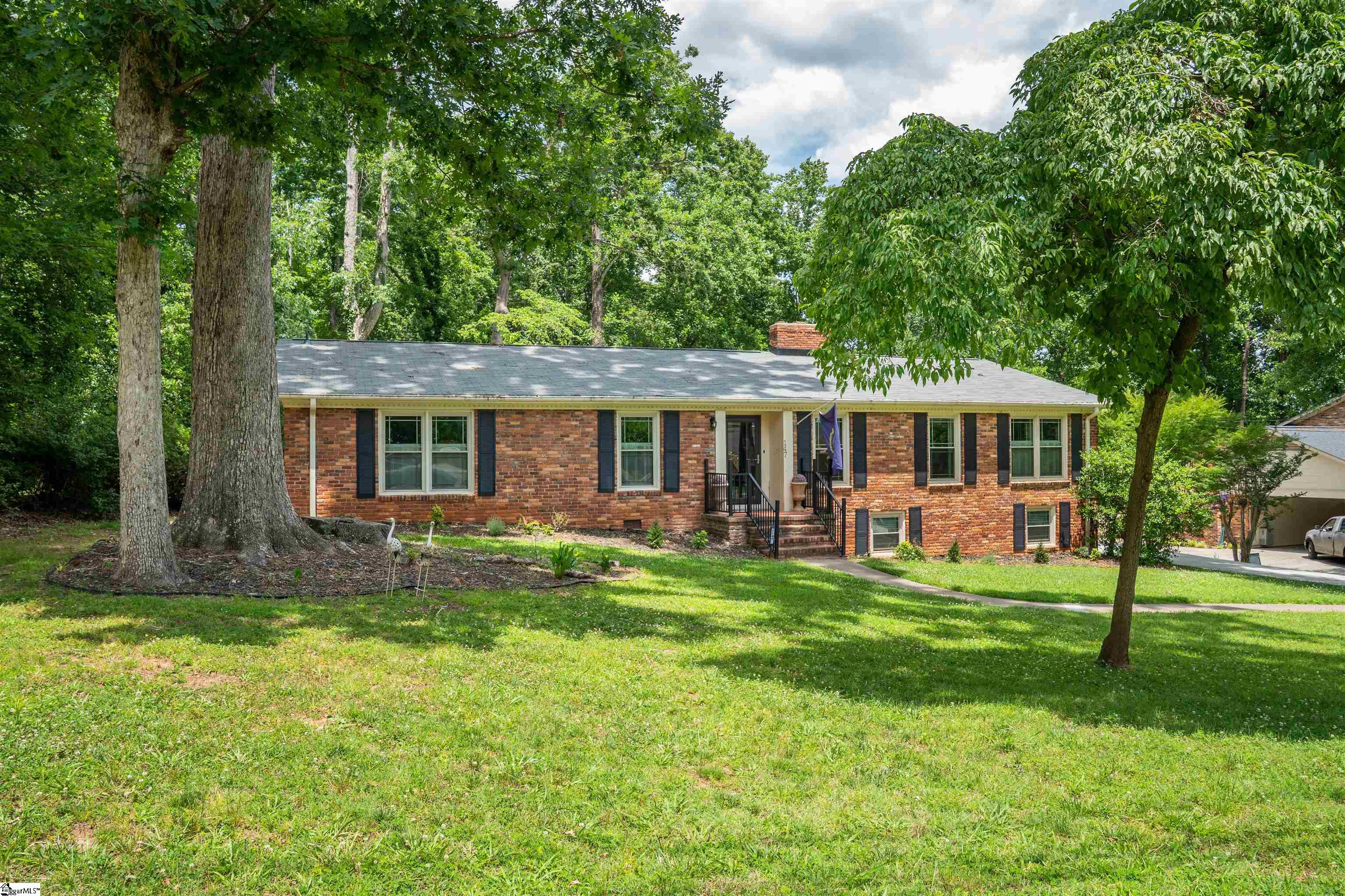 147 Hillbrook Drive Spartanburg, SC 29307