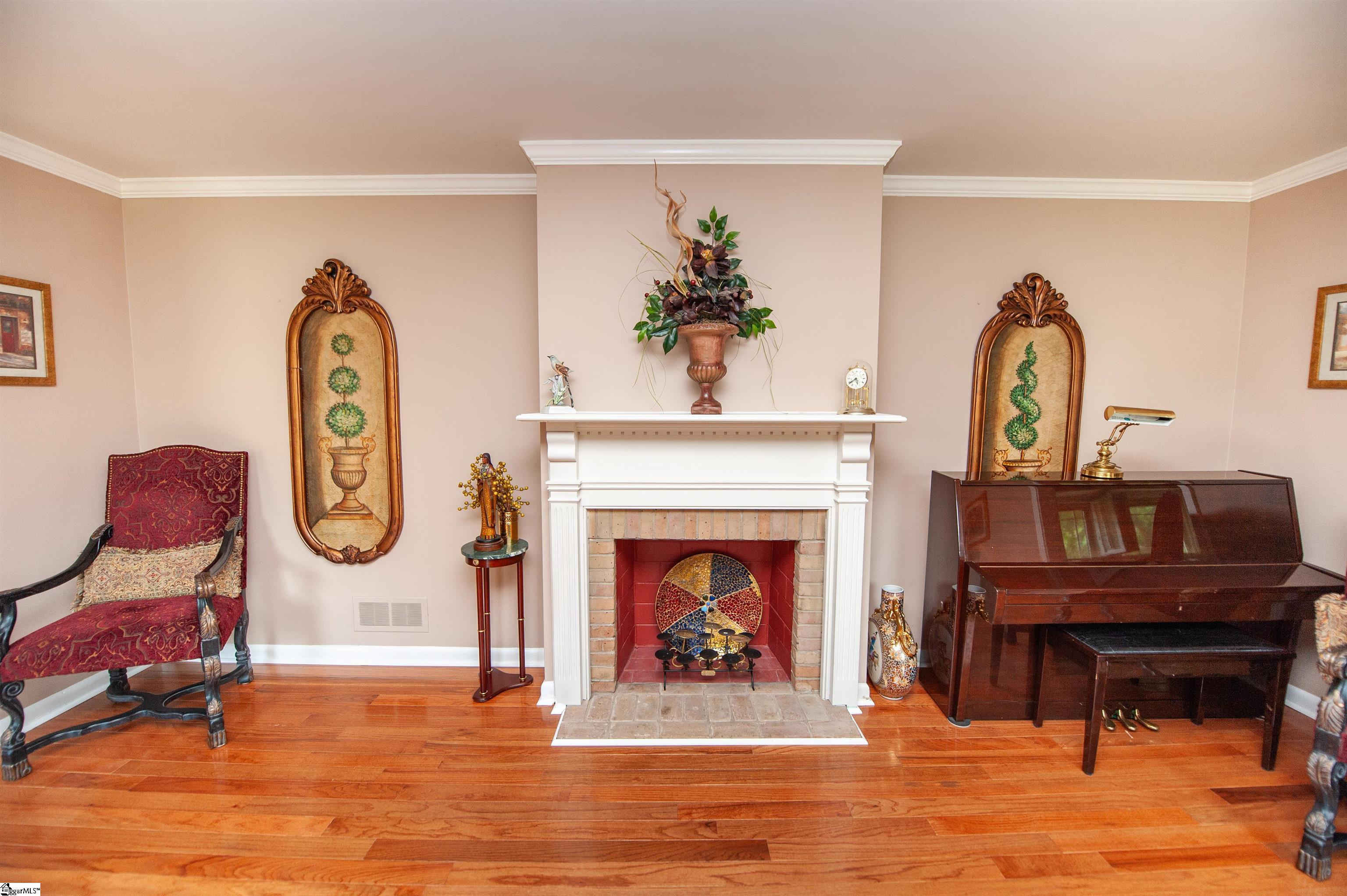 147 Hillbrook Drive Spartanburg, SC 29307