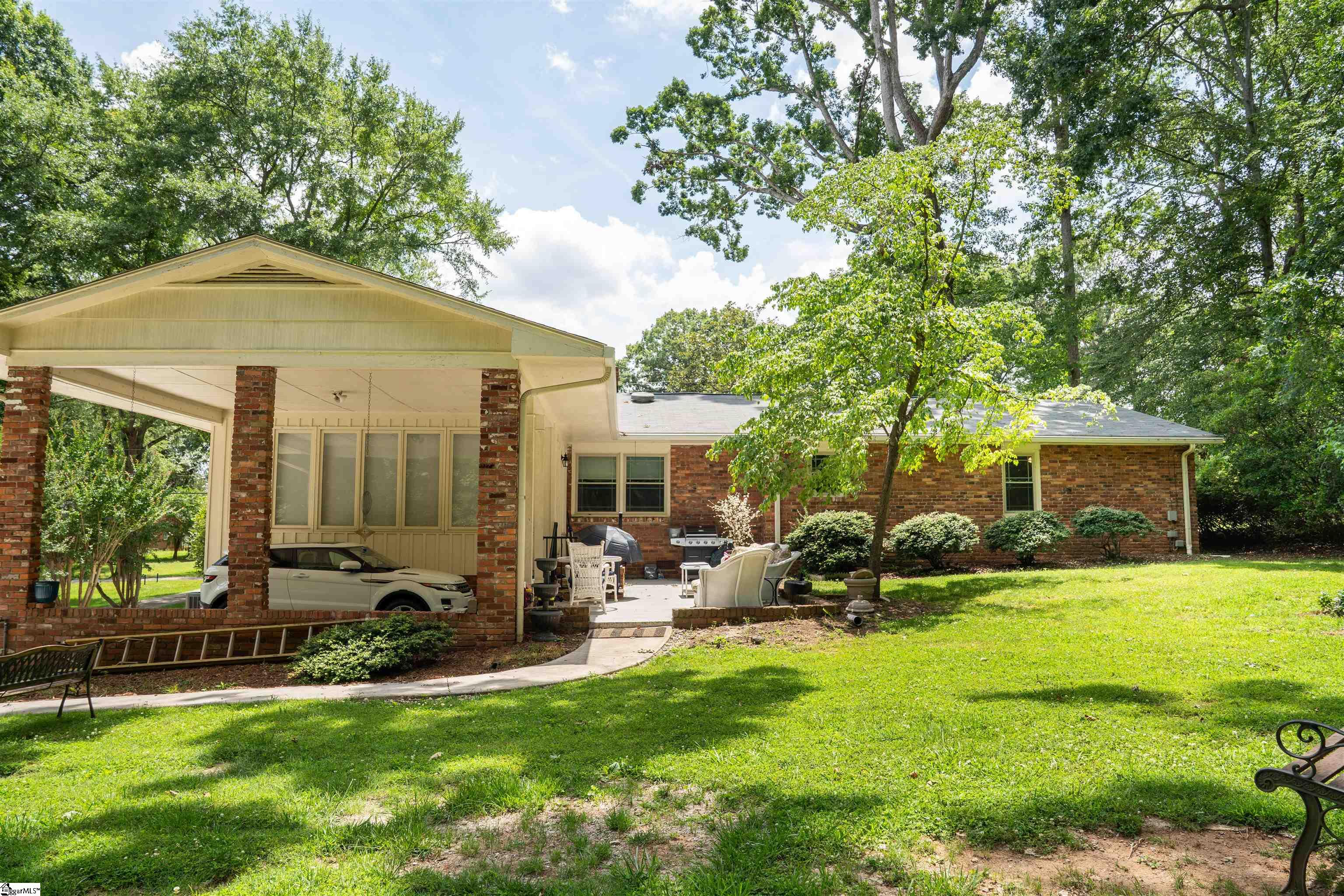 147 Hillbrook Drive Spartanburg, SC 29307