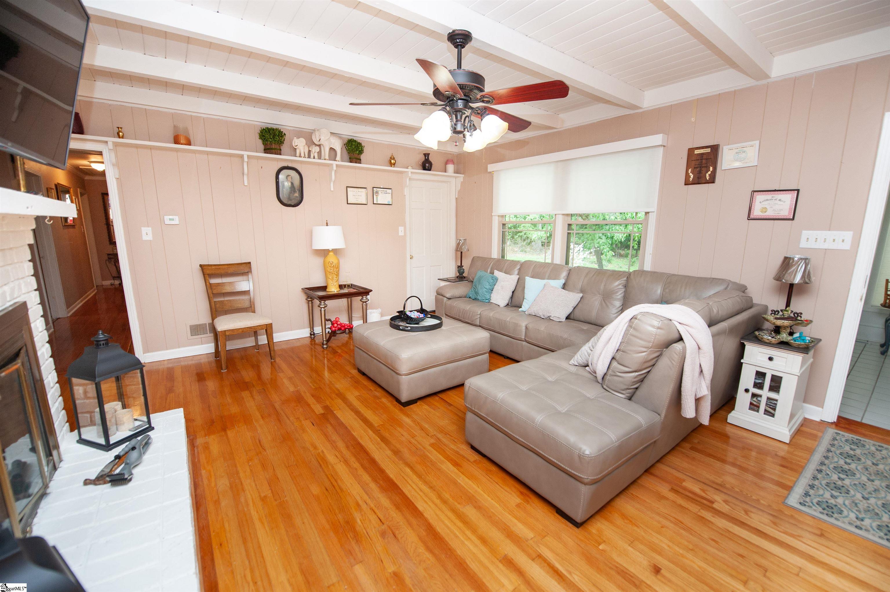 147 Hillbrook Drive Spartanburg, SC 29307