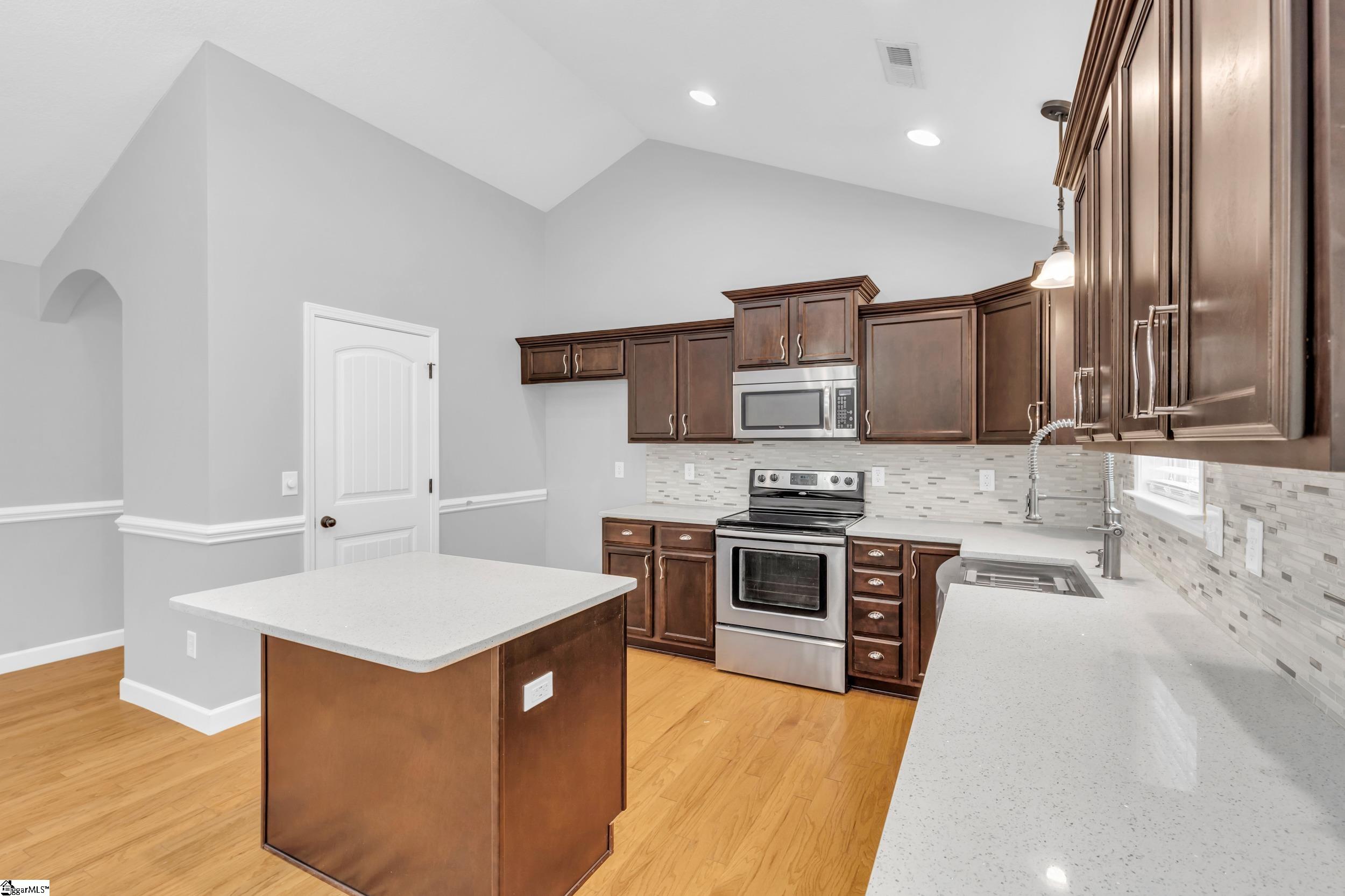 286 Bridgeport Road Boiling Springs, SC 29316