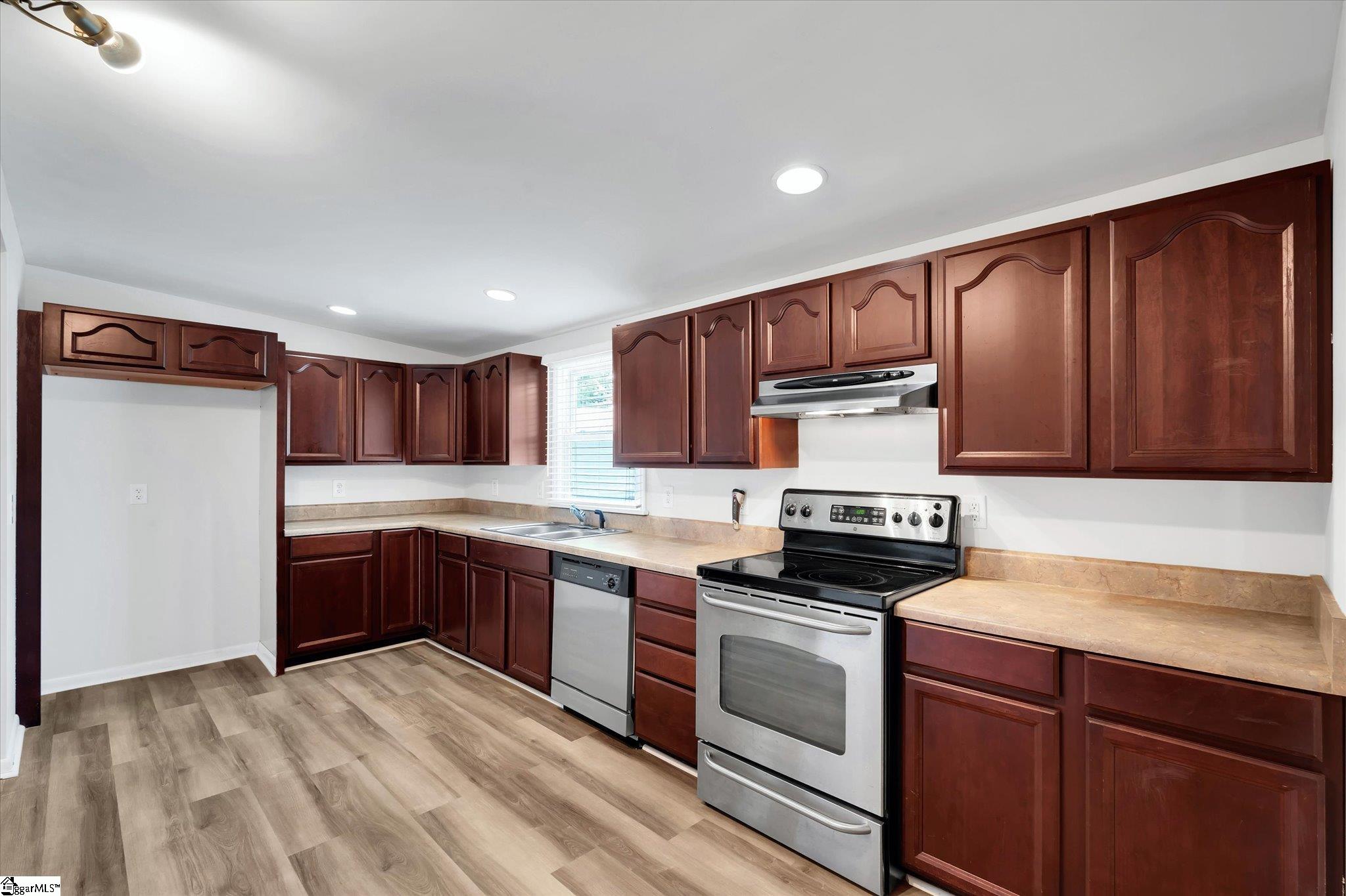 16 Lee Street Liberty, SC 29657-1304