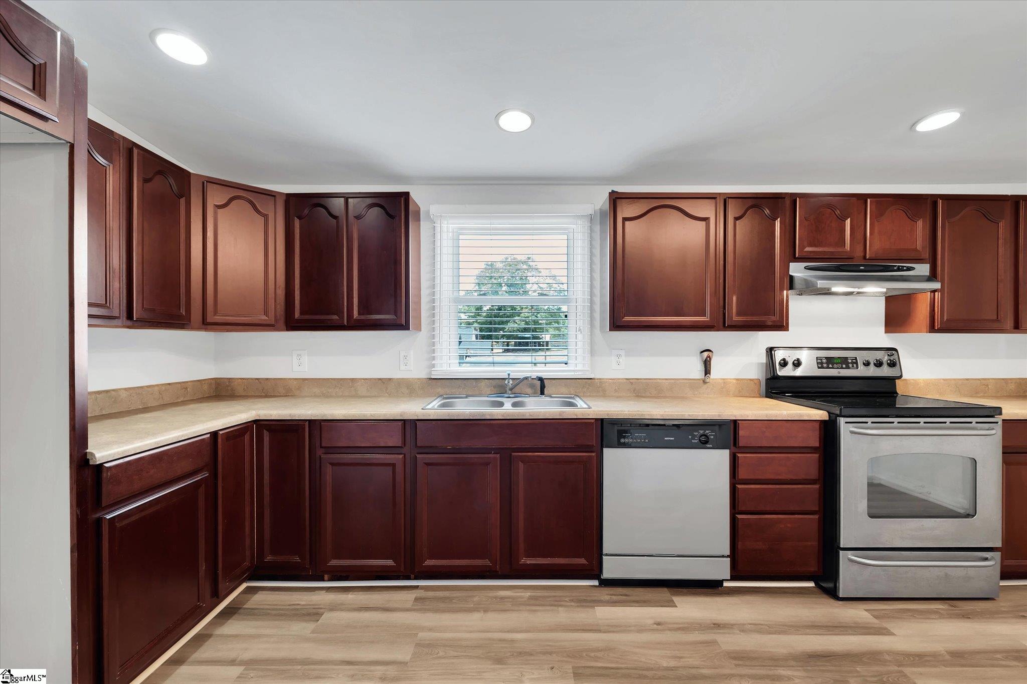 16 Lee Street Liberty, SC 29657-1304