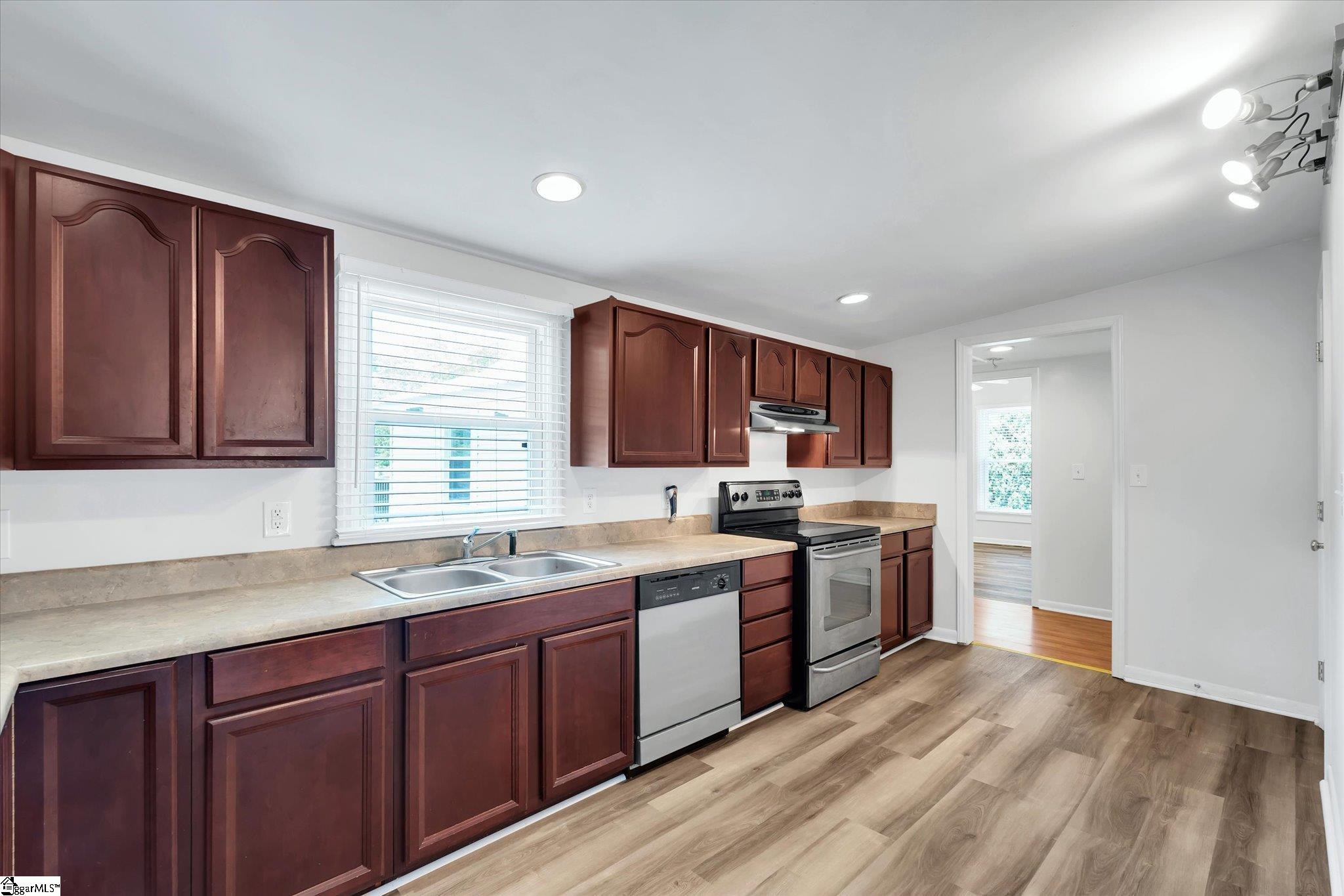 16 Lee Street Liberty, SC 29657-1304
