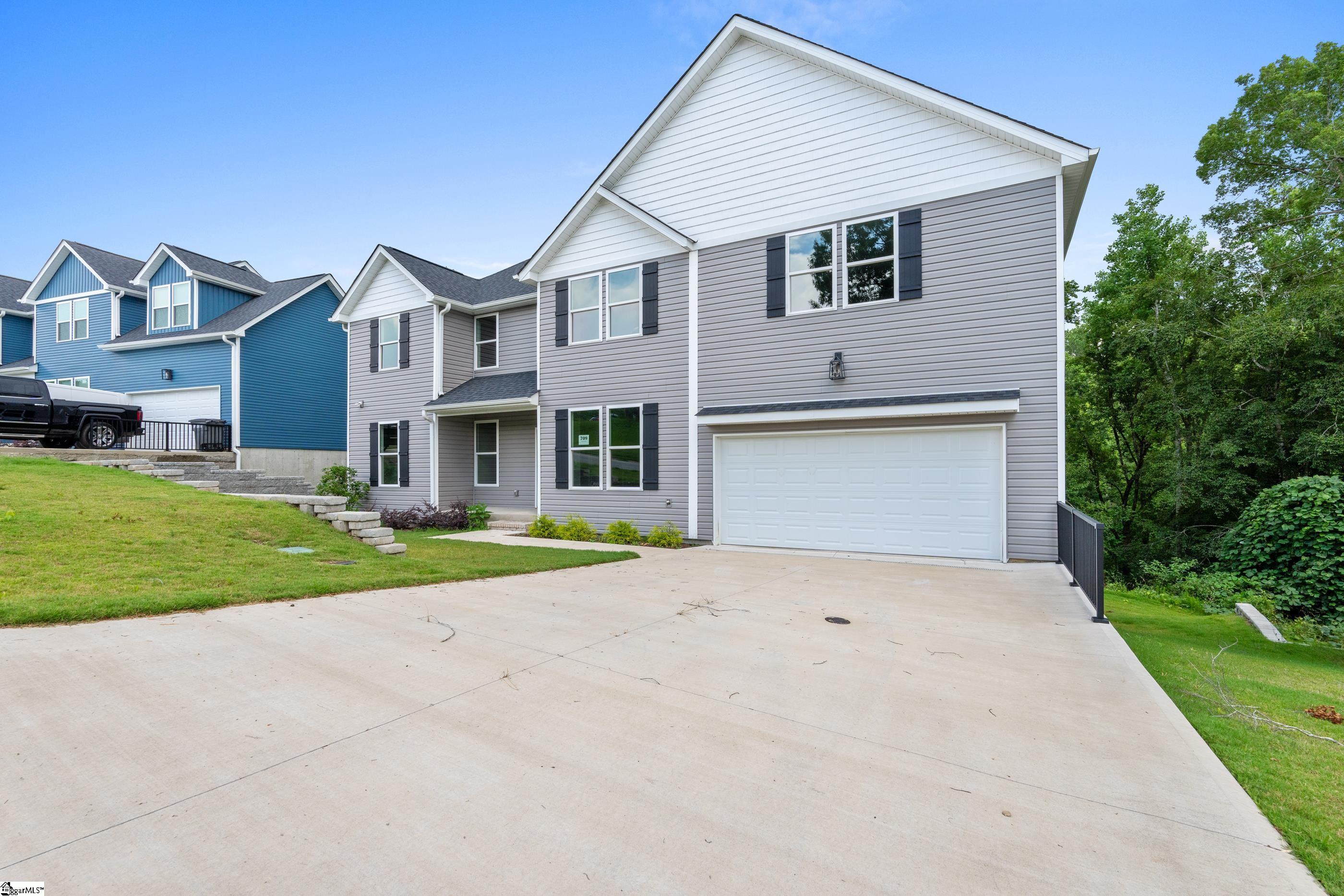 709 Rockcliff Street Greenville, SC 29617