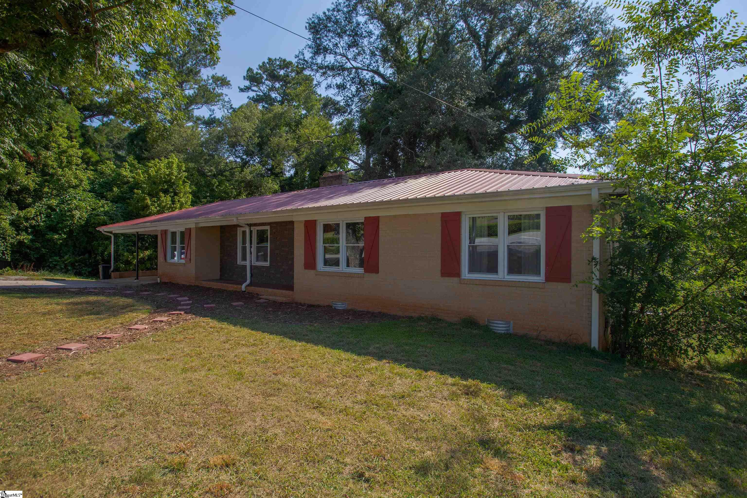 34 Pickens Drive Liberty, SC 29657-1131
