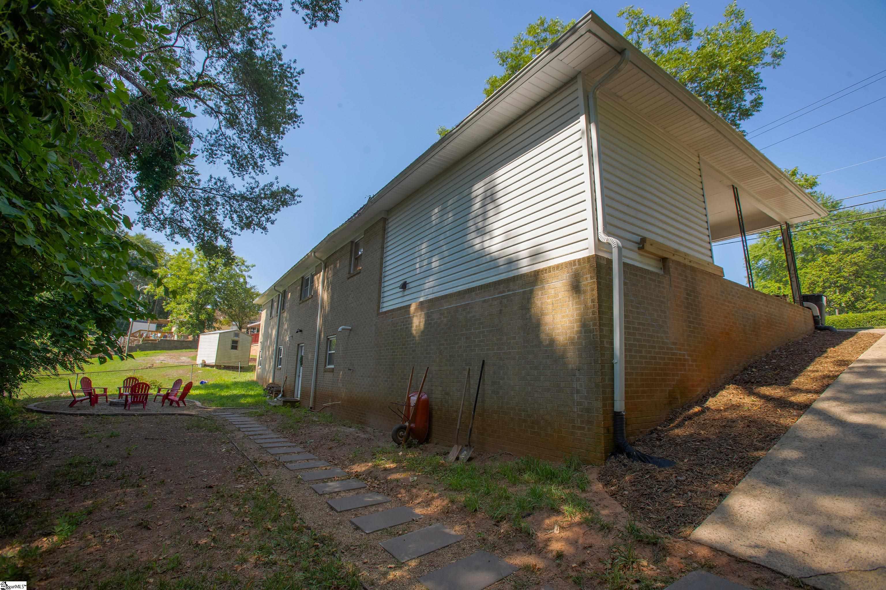 34 Pickens Drive Liberty, SC 29657-1131