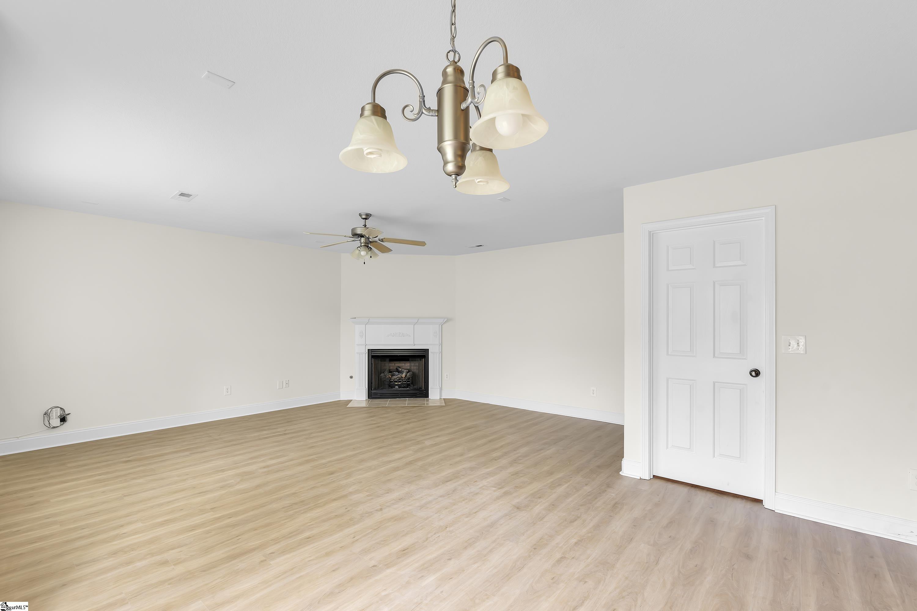23 Whitethorn Lane Greenville, SC 29607