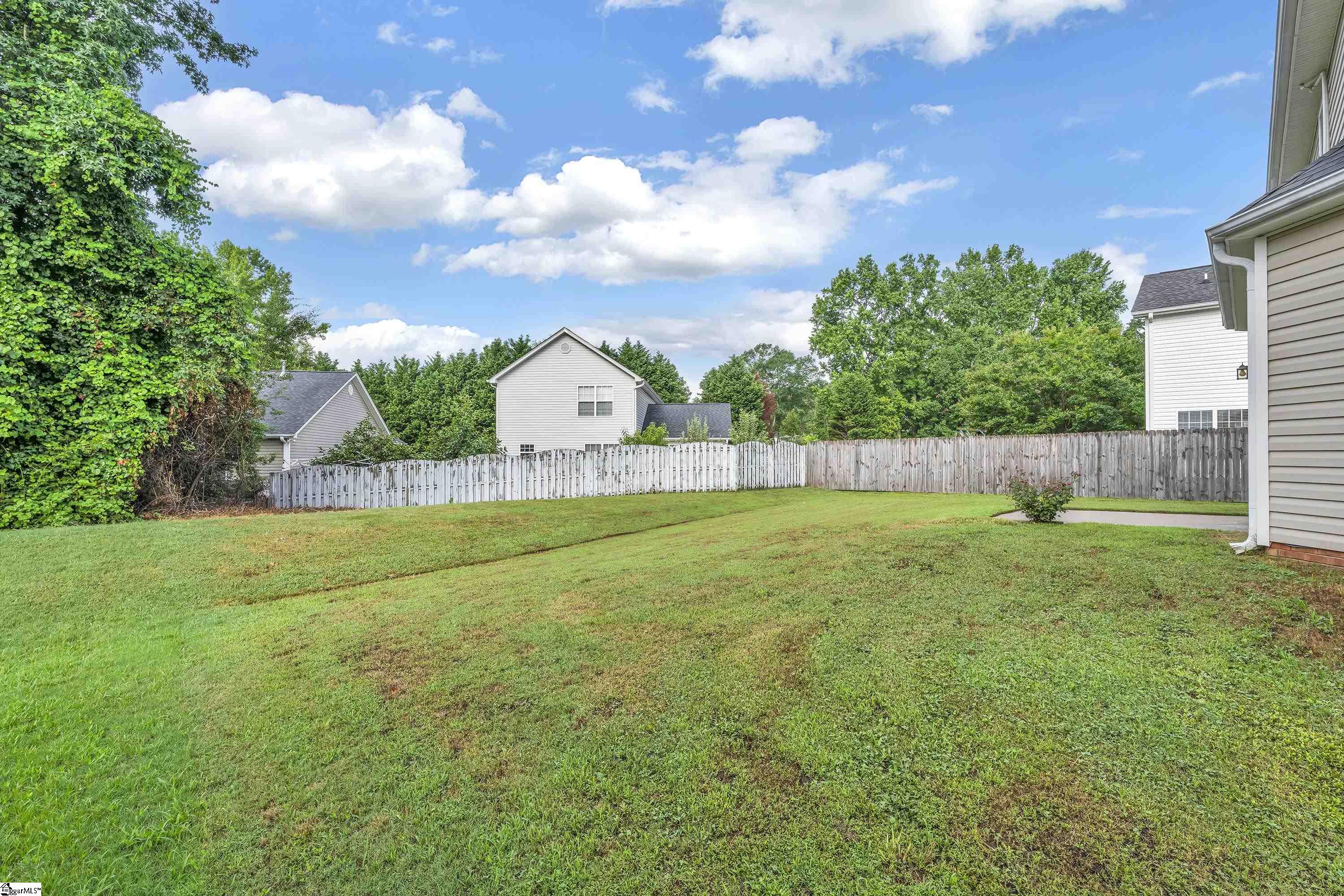 23 Whitethorn Lane Greenville, SC 29607