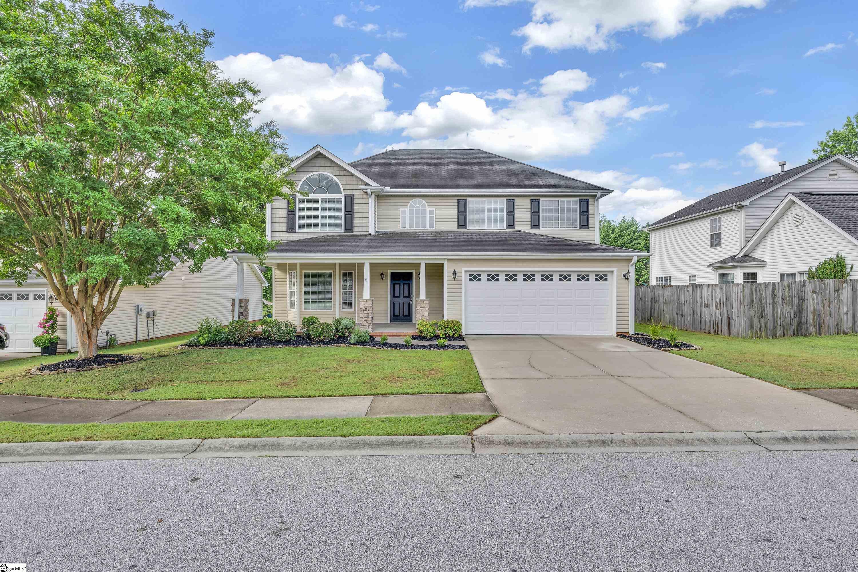 23 Whitethorn Lane Greenville, SC 29607