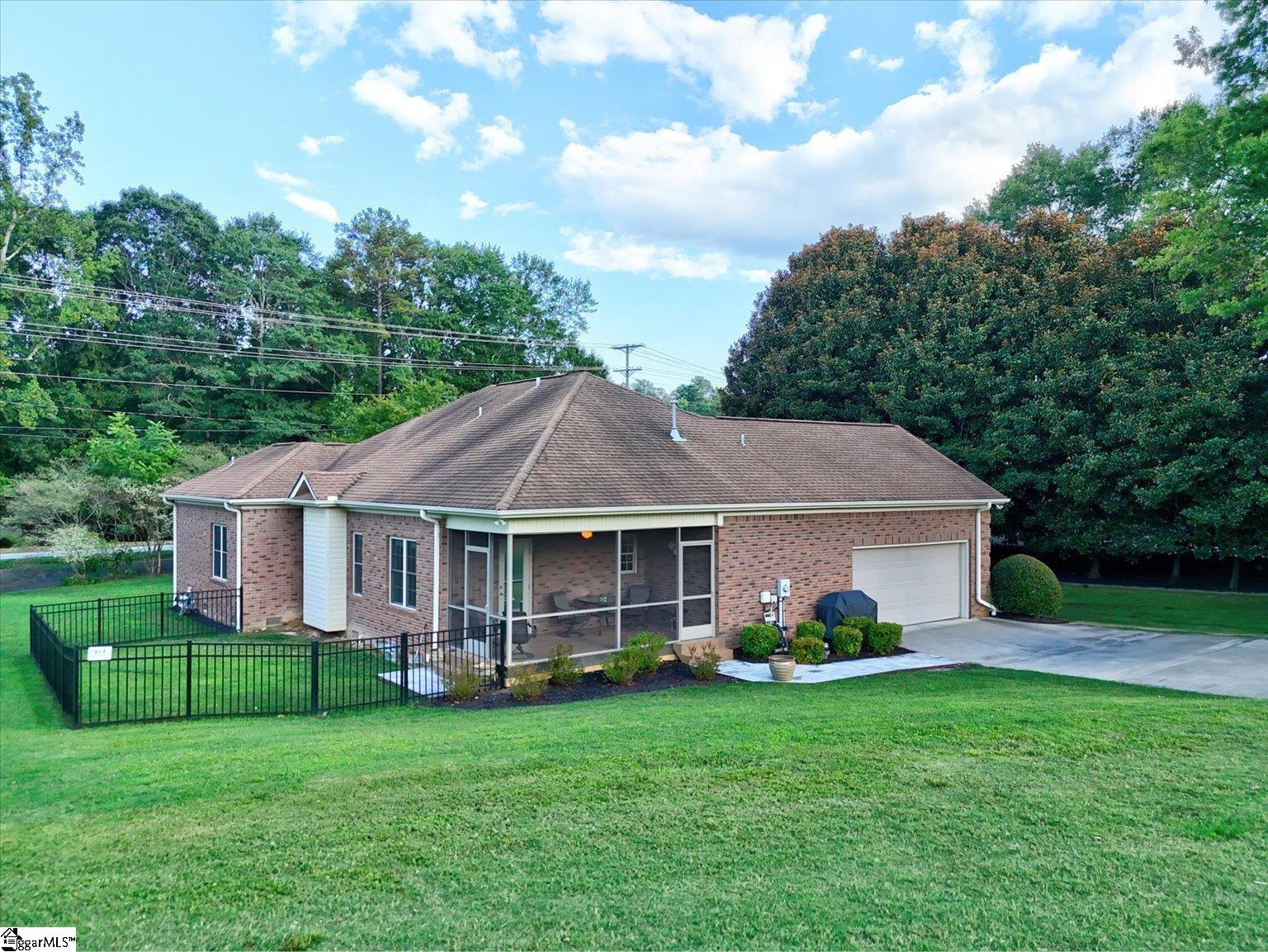 215 Killarney Way Easley, SC 29642