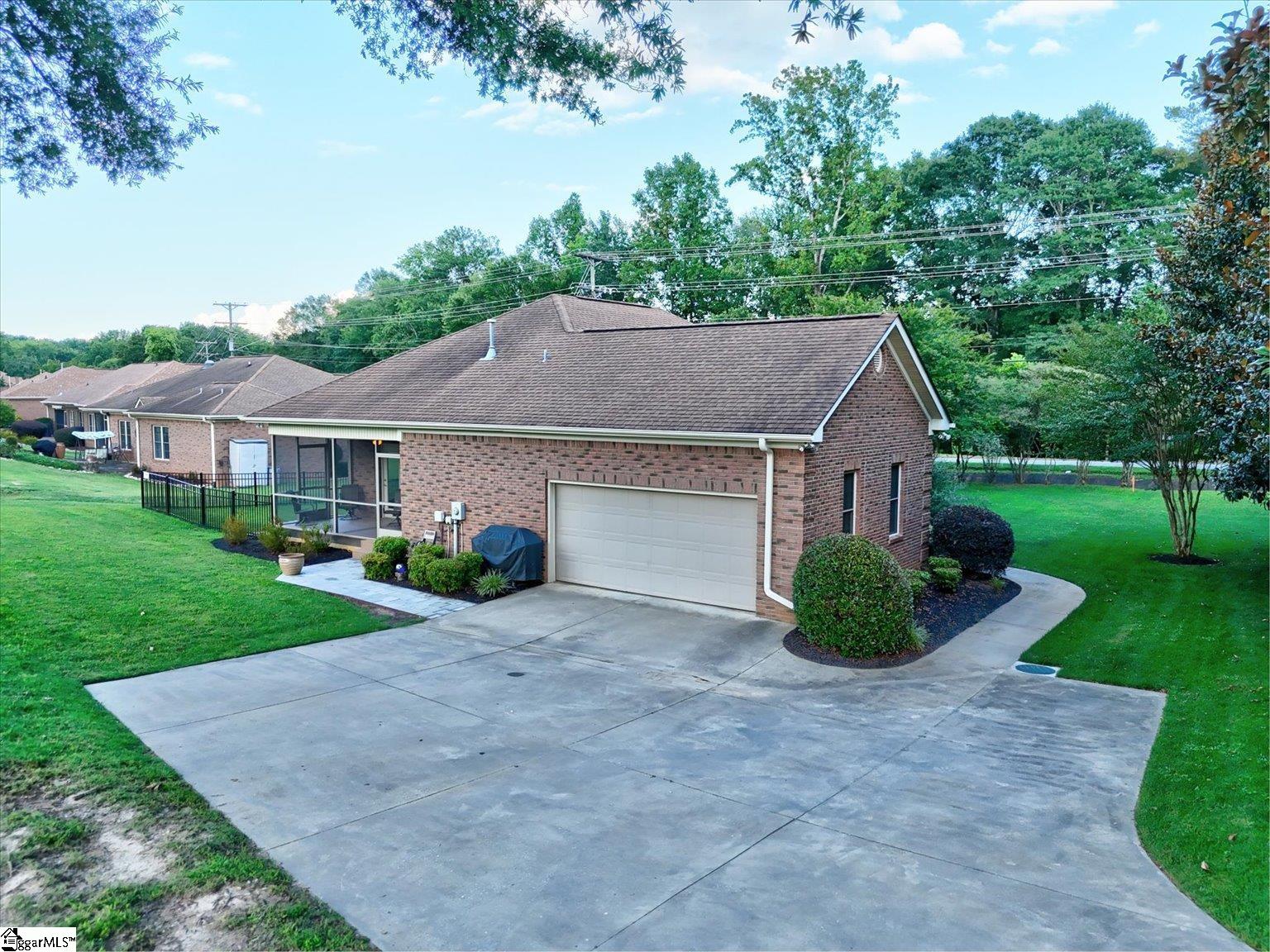 215 Killarney Way Easley, SC 29642