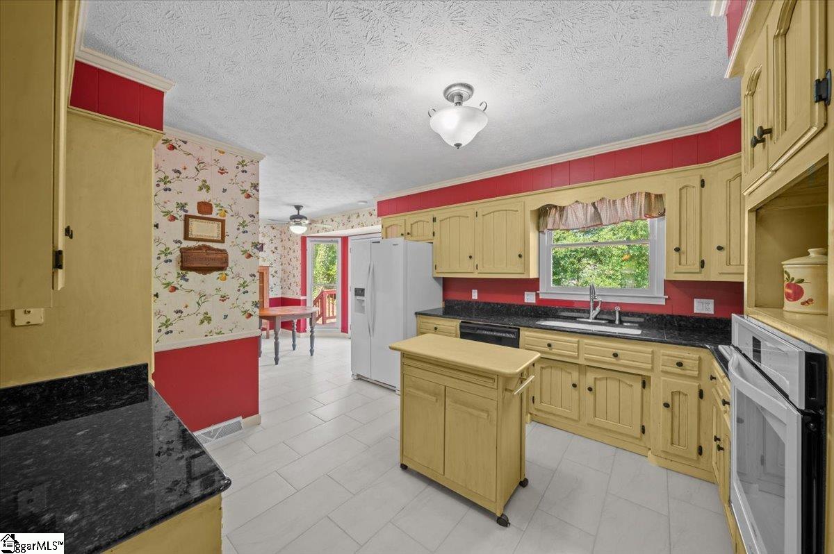 1 Dove Tree Road Greenville, SC 29615