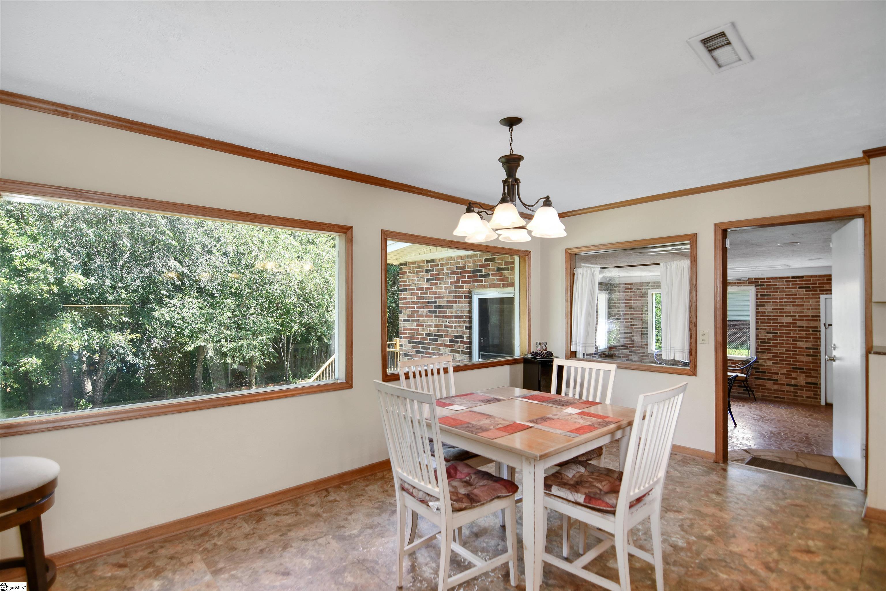 118 Knollview Drive Greenville, SC 29611