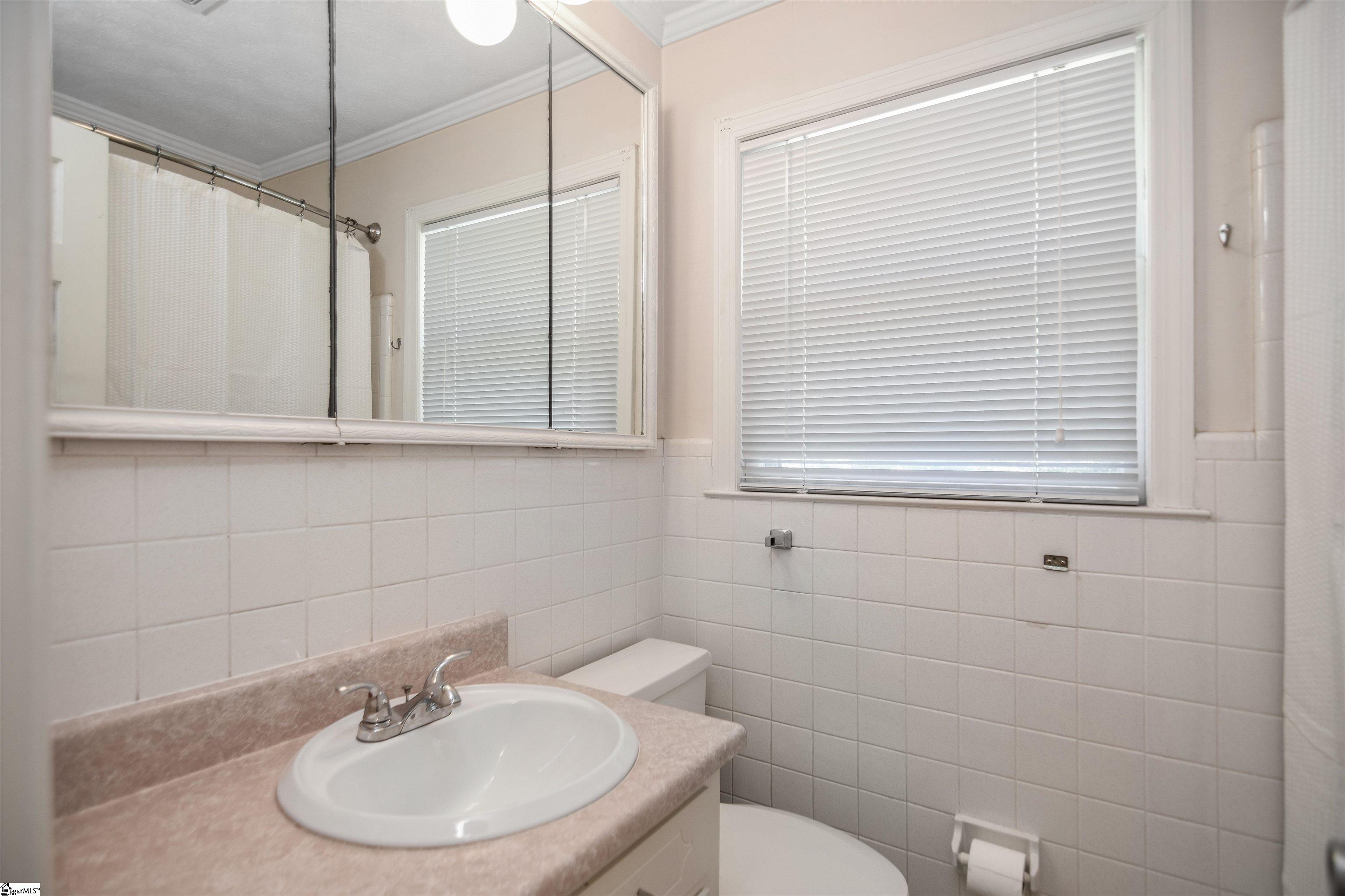 118 Knollview Drive Greenville, SC 29611