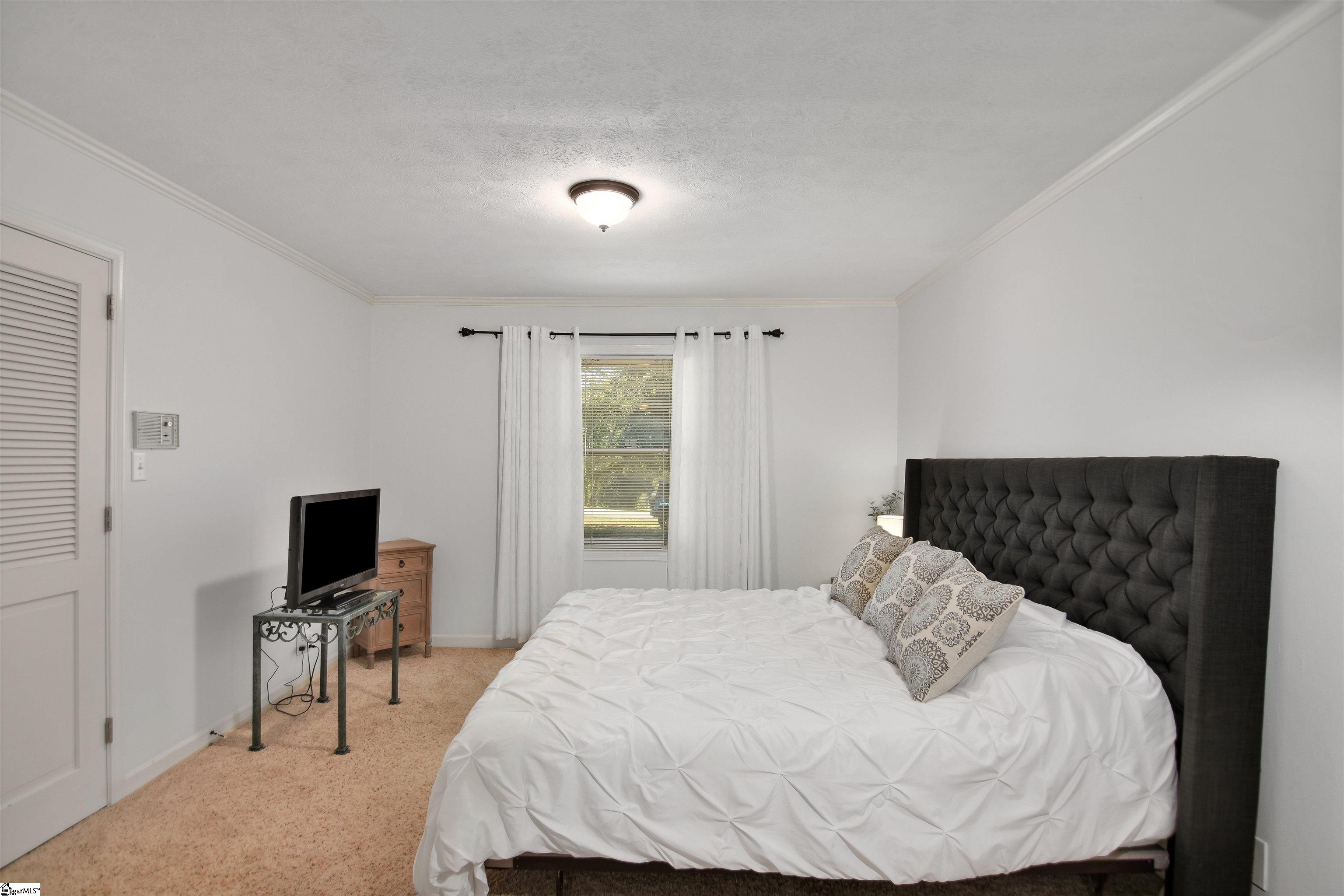 118 Knollview Drive Greenville, SC 29611