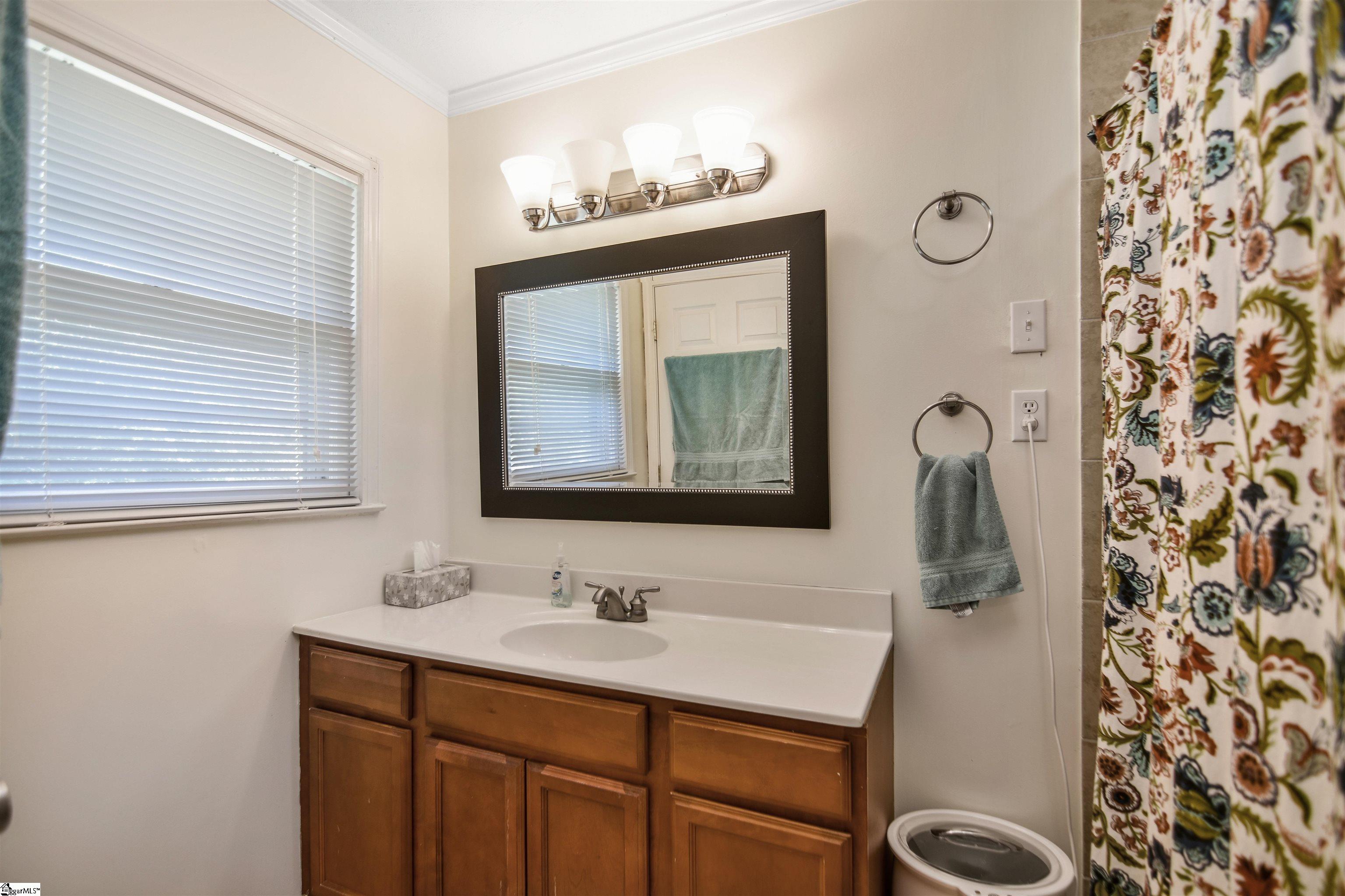 118 Knollview Drive Greenville, SC 29611