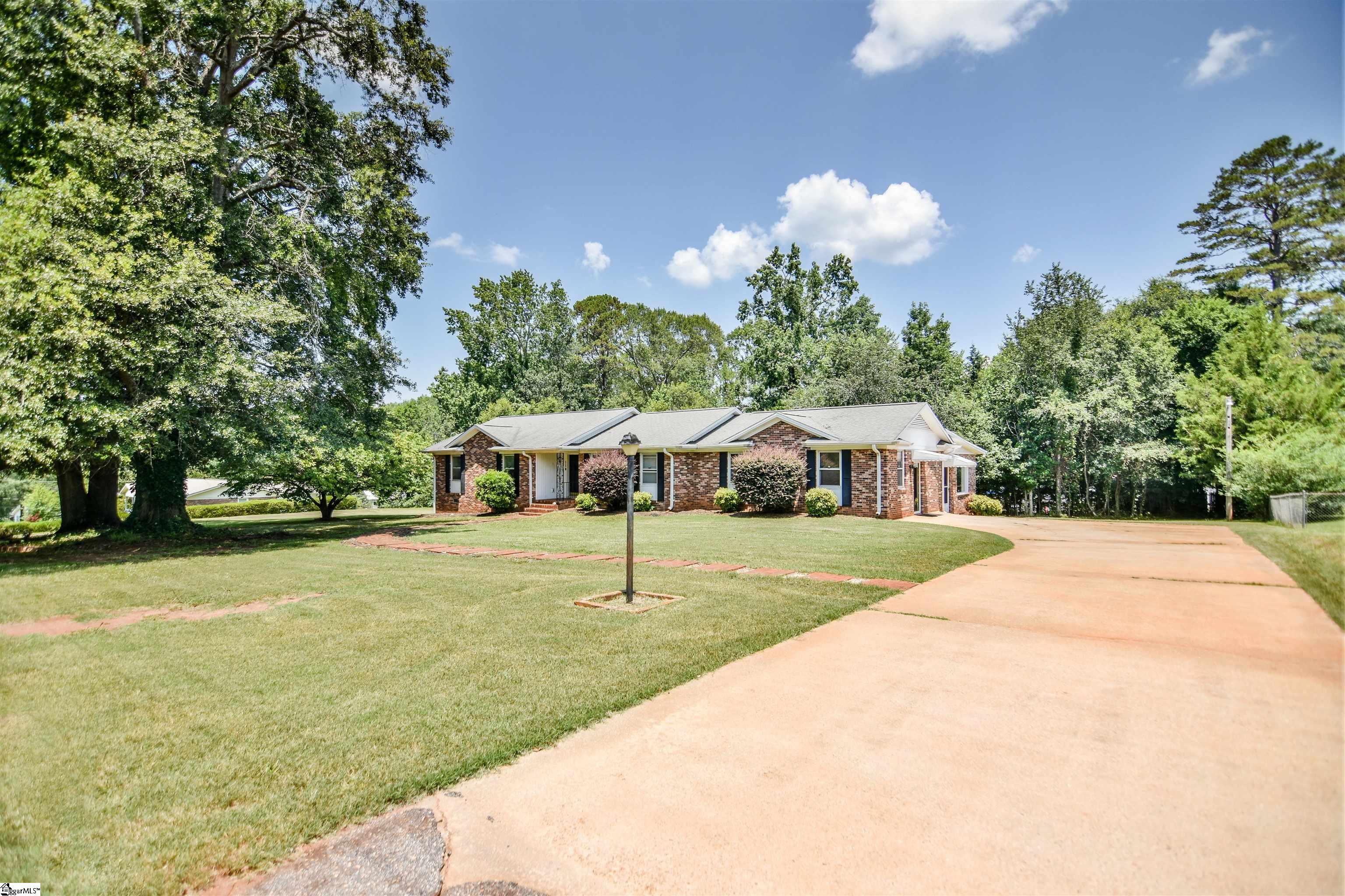 118 Knollview Drive Greenville, SC 29611