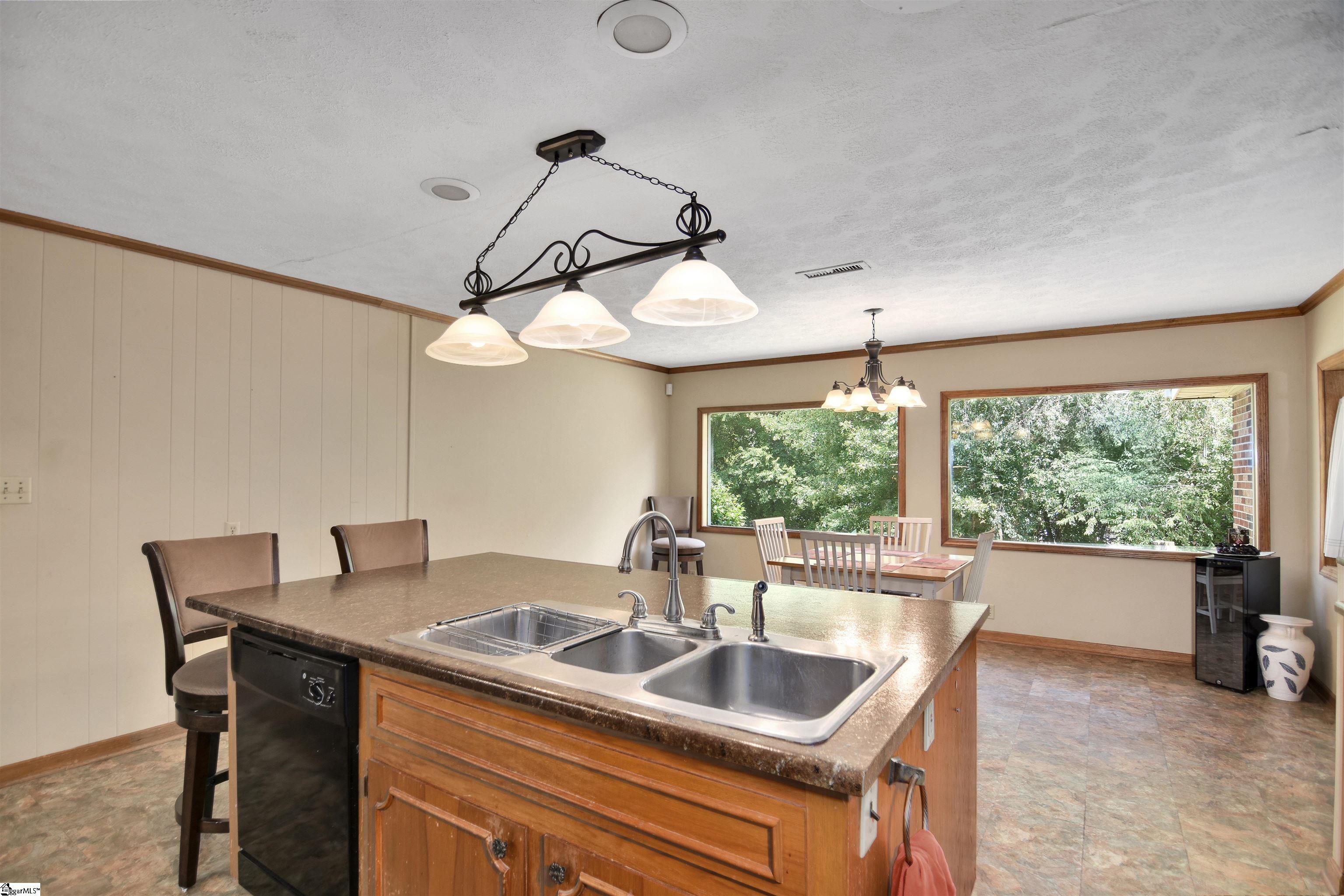 118 Knollview Drive Greenville, SC 29611