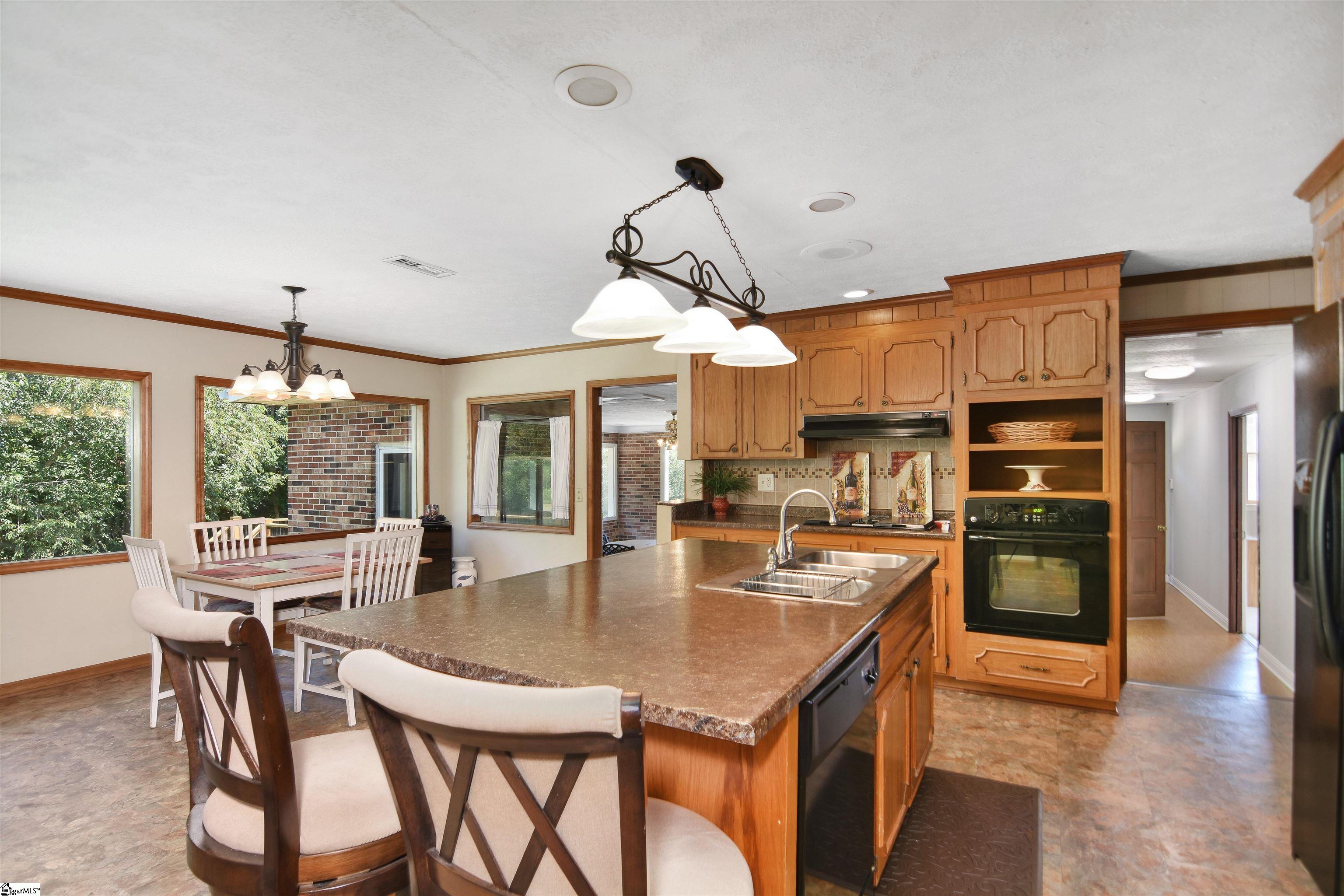 118 Knollview Drive Greenville, SC 29611