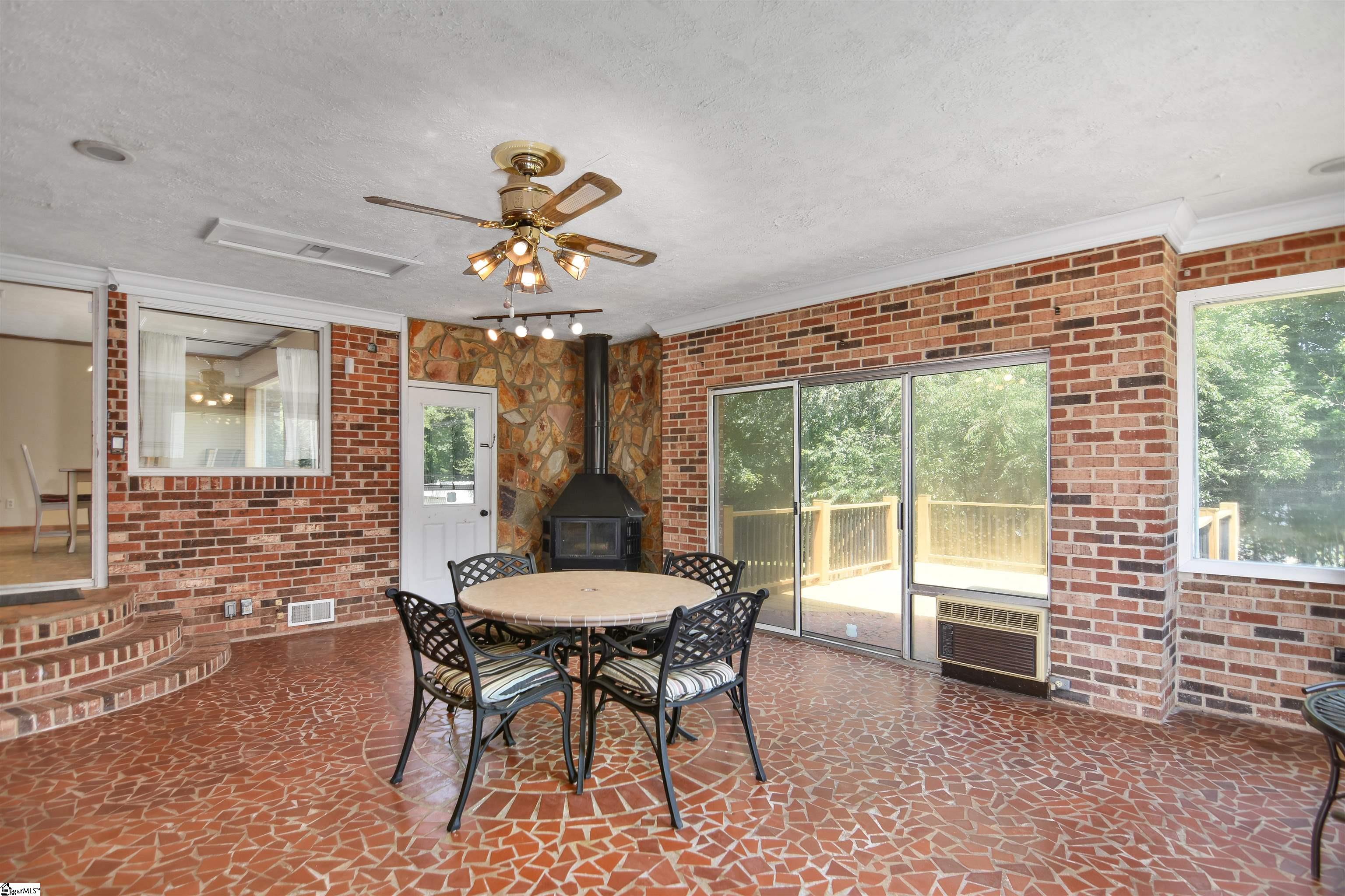 118 Knollview Drive Greenville, SC 29611