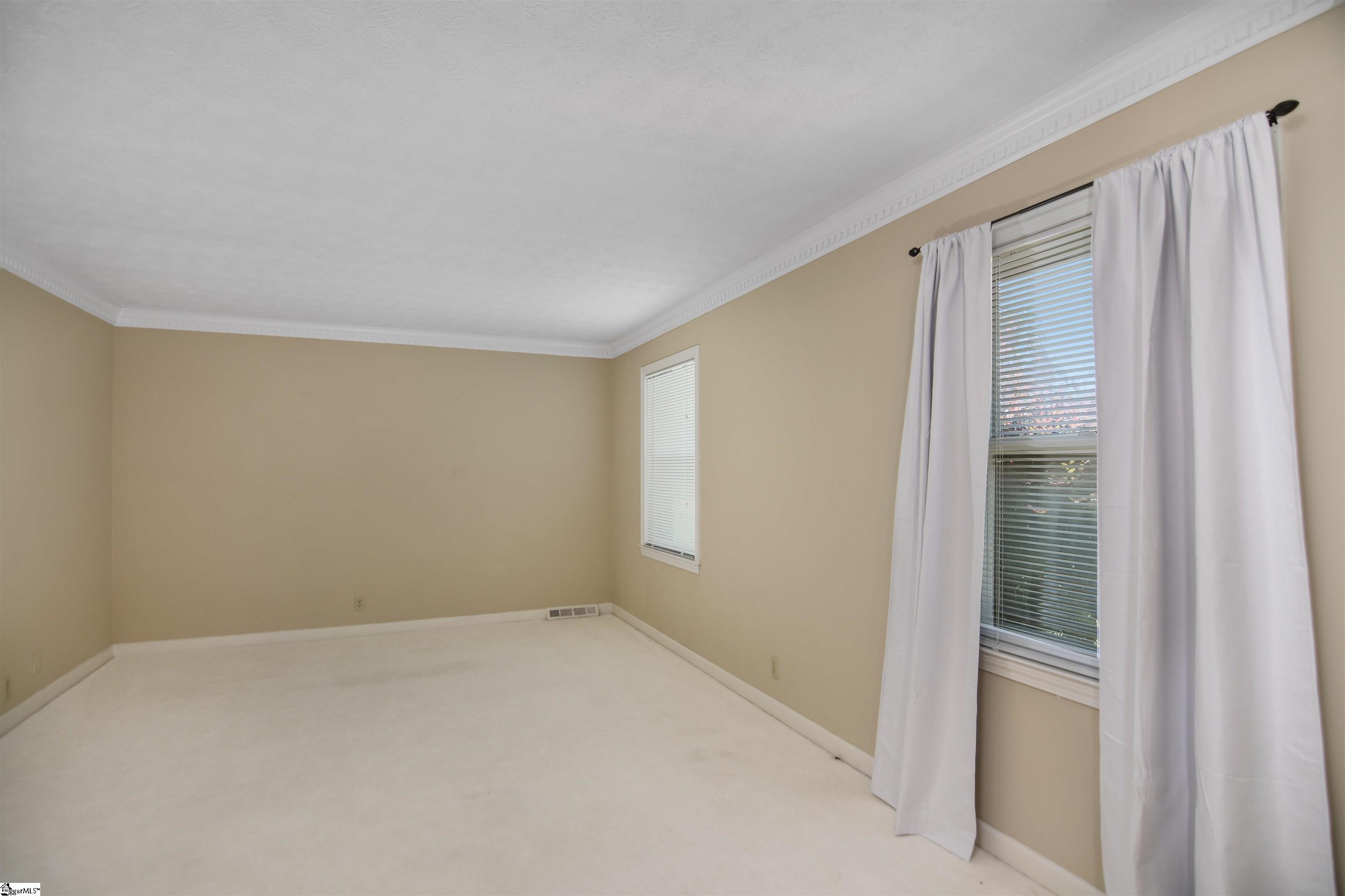 118 Knollview Drive Greenville, SC 29611