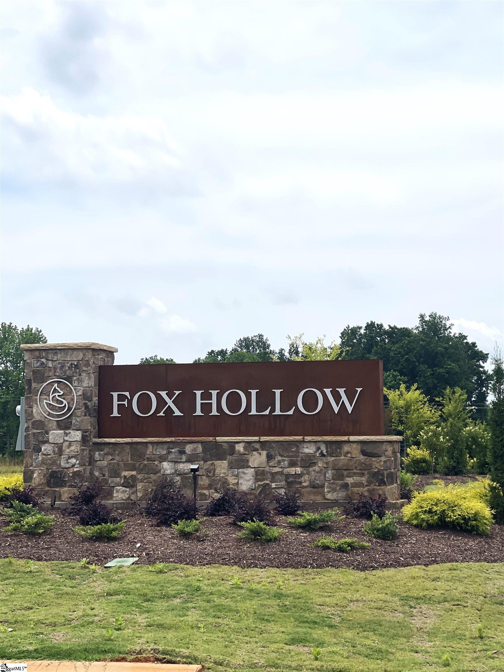 1176 Fox Hollow Street Spartanburg, SC 29303