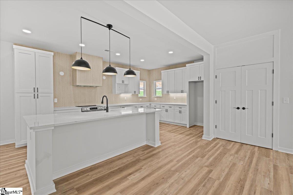 25 Harbor Drive Greenville, SC 29611
