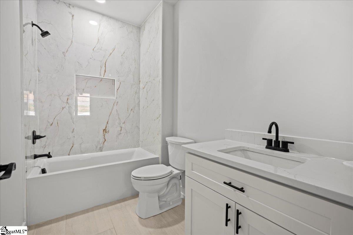 25 Harbor Drive Greenville, SC 29611