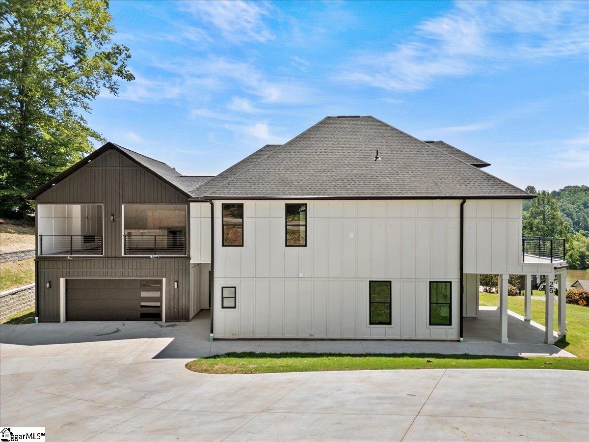25 Harbor Drive Greenville, SC 29611