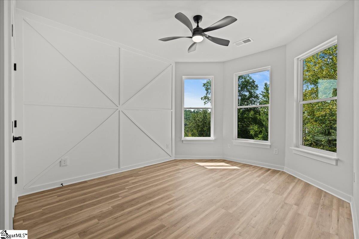 25 Harbor Drive Greenville, SC 29611