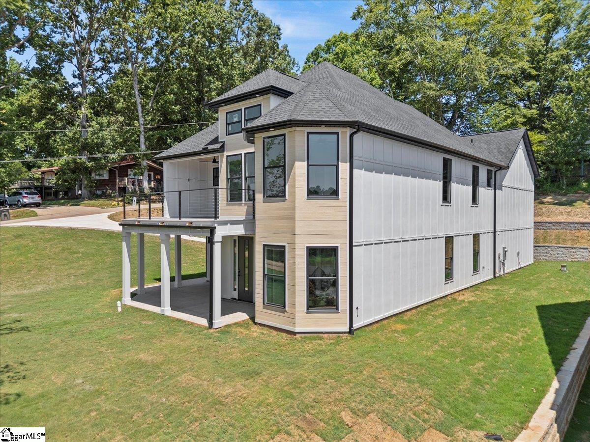 25 Harbor Drive Greenville, SC 29611