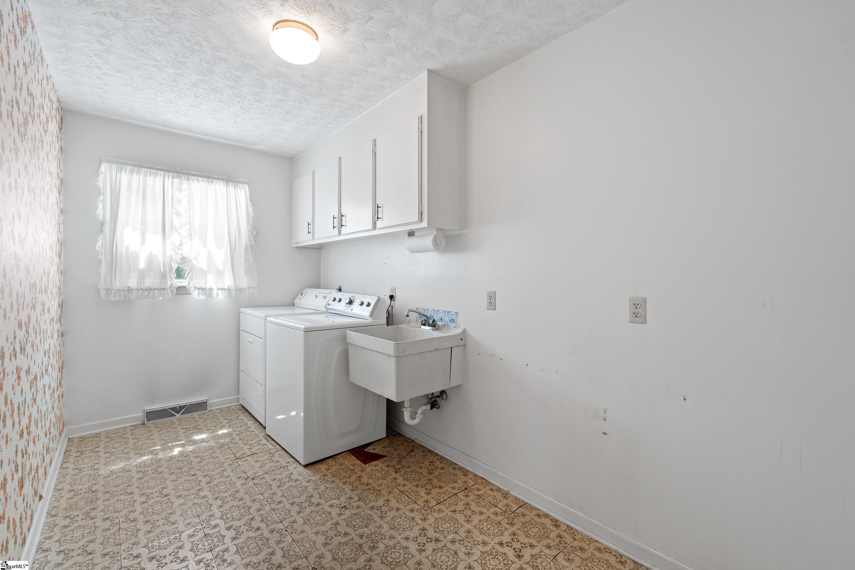 725 Parkins Mill Road Greenville, SC 29607