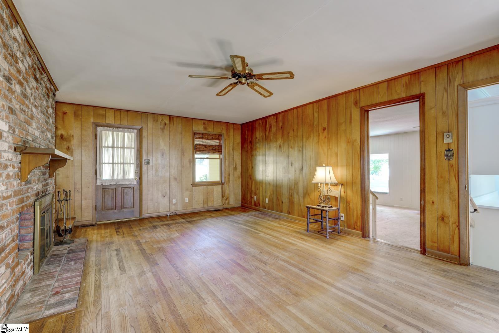 136 Henson Street Spartanburg, SC 29307