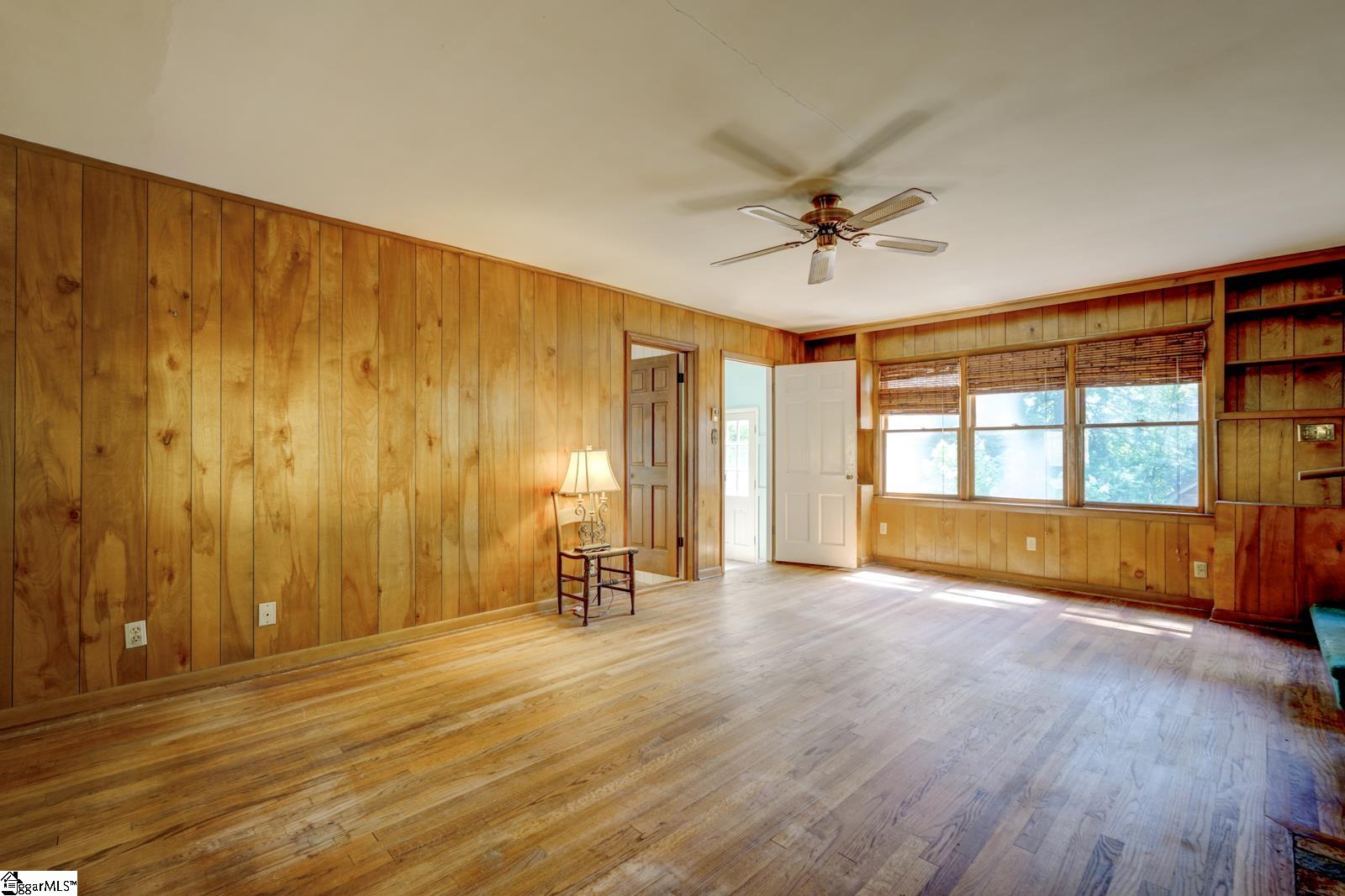 136 Henson Street Spartanburg, SC 29307