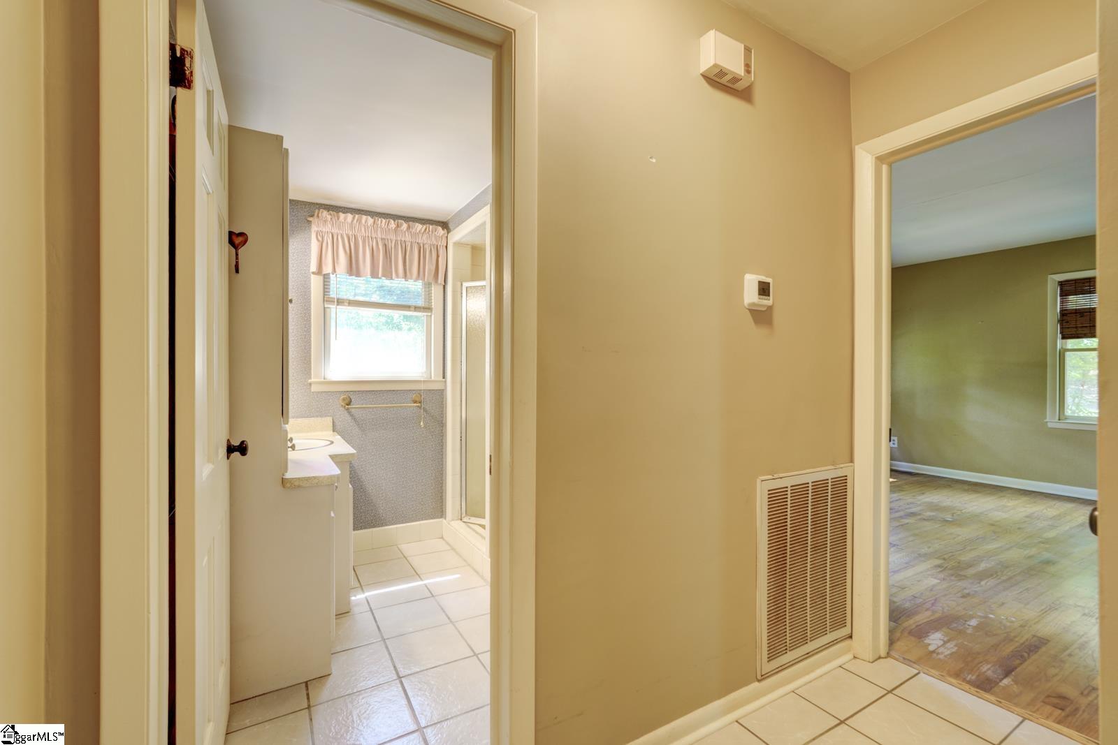 136 Henson Street Spartanburg, SC 29307