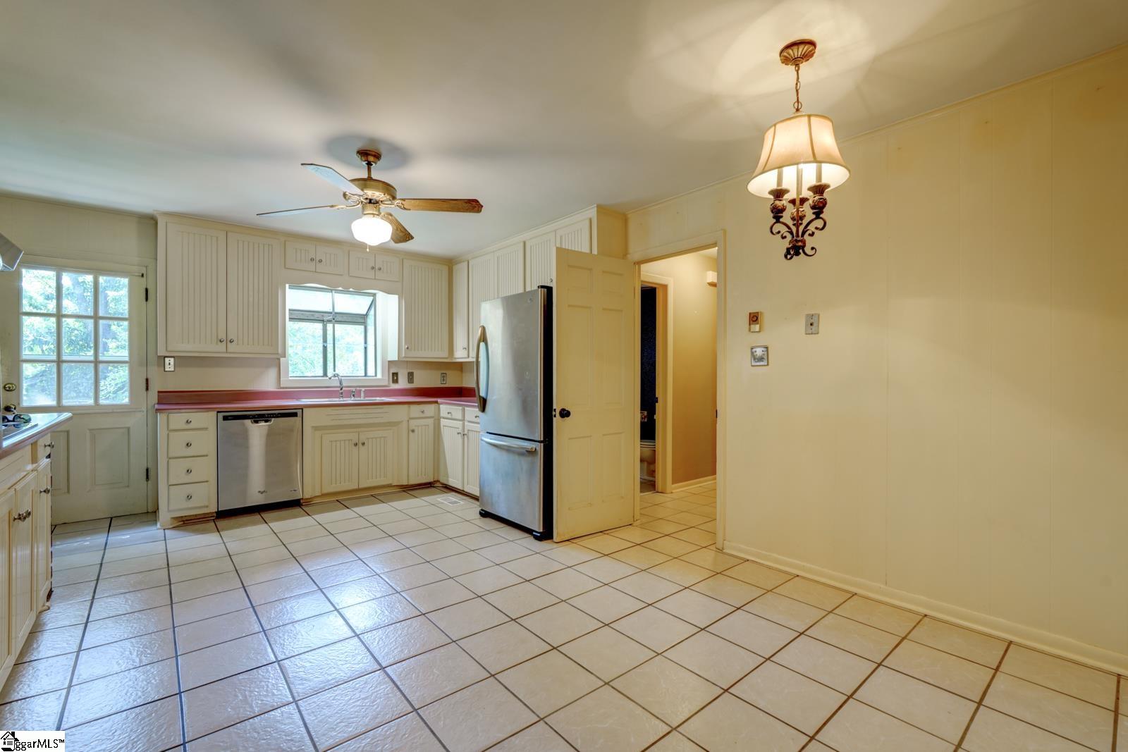 136 Henson Street Spartanburg, SC 29307