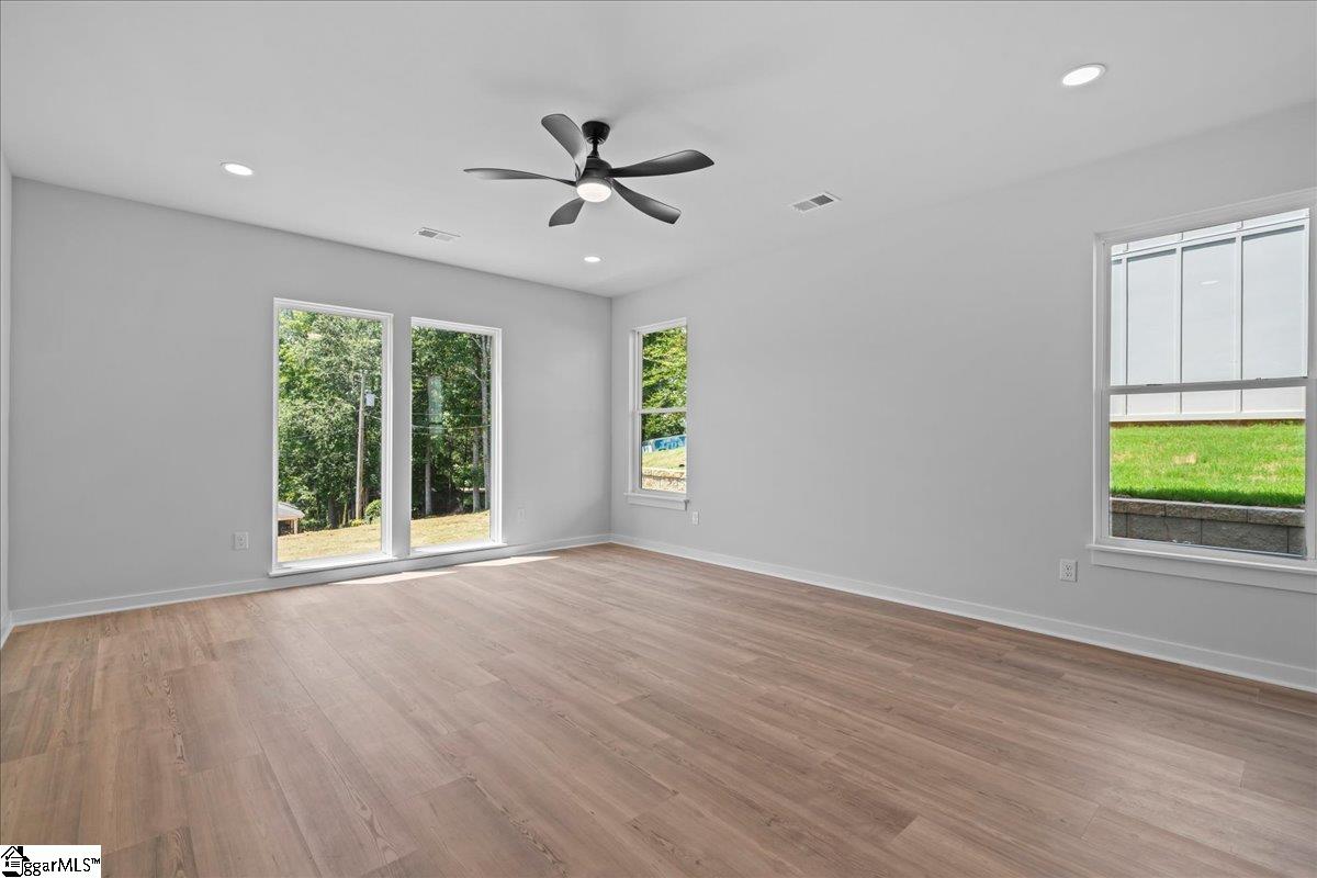 29 Harbor Drive Greenville, SC 29611