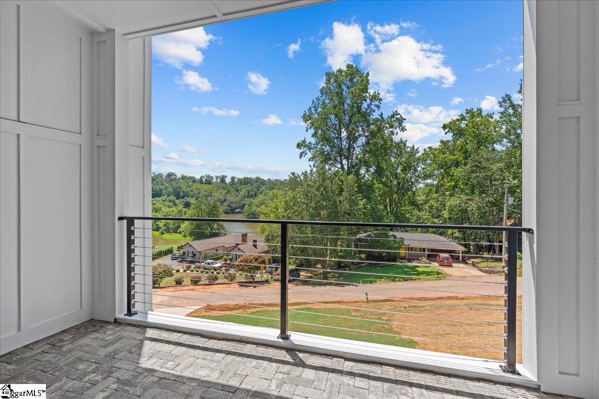 29 Harbor Drive Greenville, SC 29611