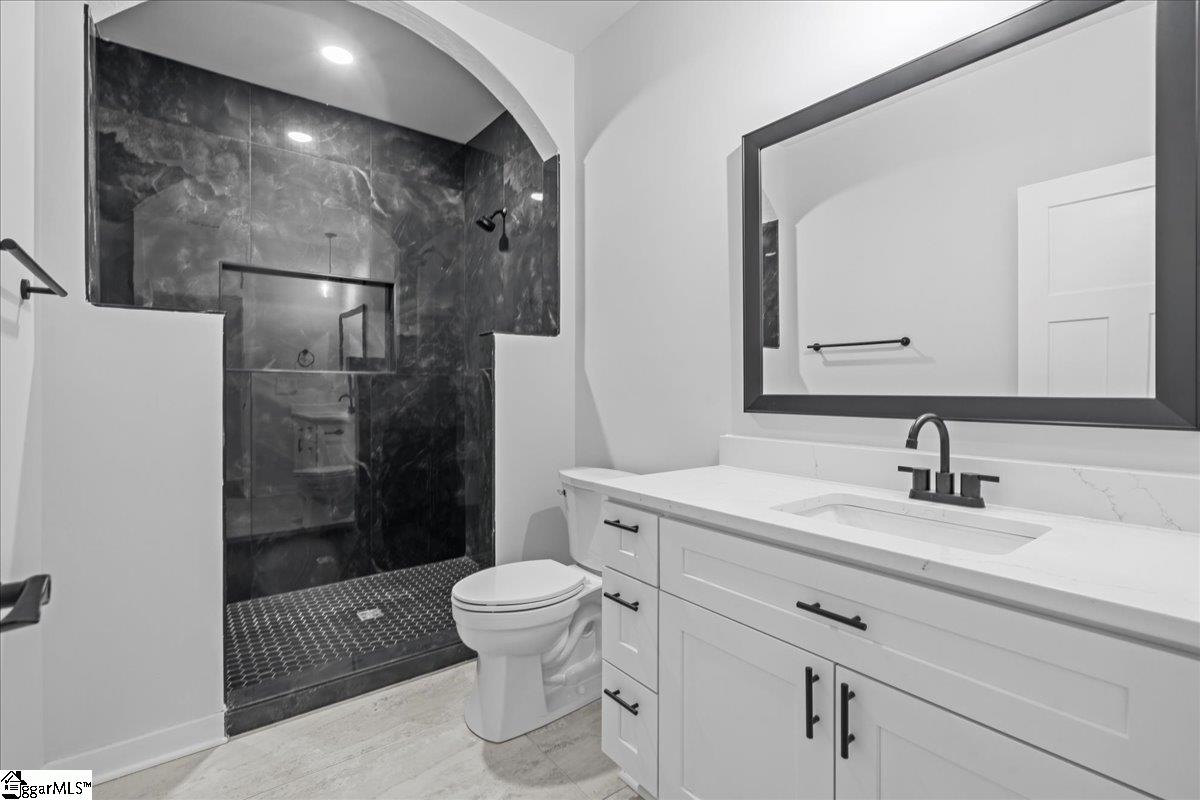 29 Harbor Drive Greenville, SC 29611