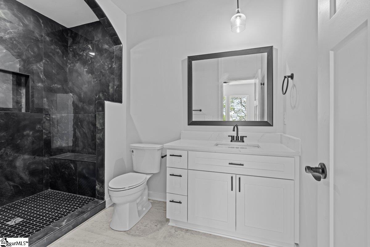 29 Harbor Drive Greenville, SC 29611
