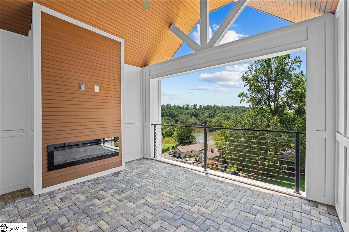 29 Harbor Drive Greenville, SC 29611