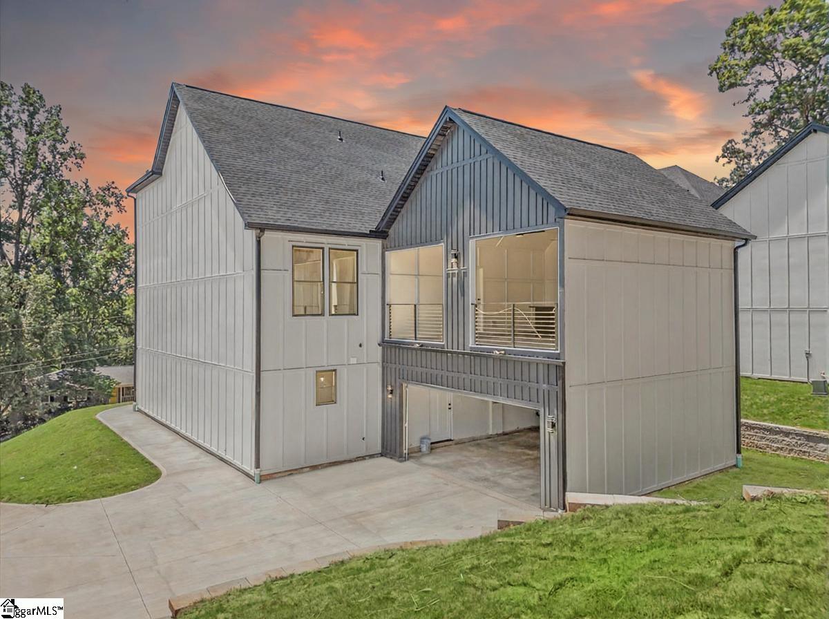 29 Harbor Drive Greenville, SC 29611