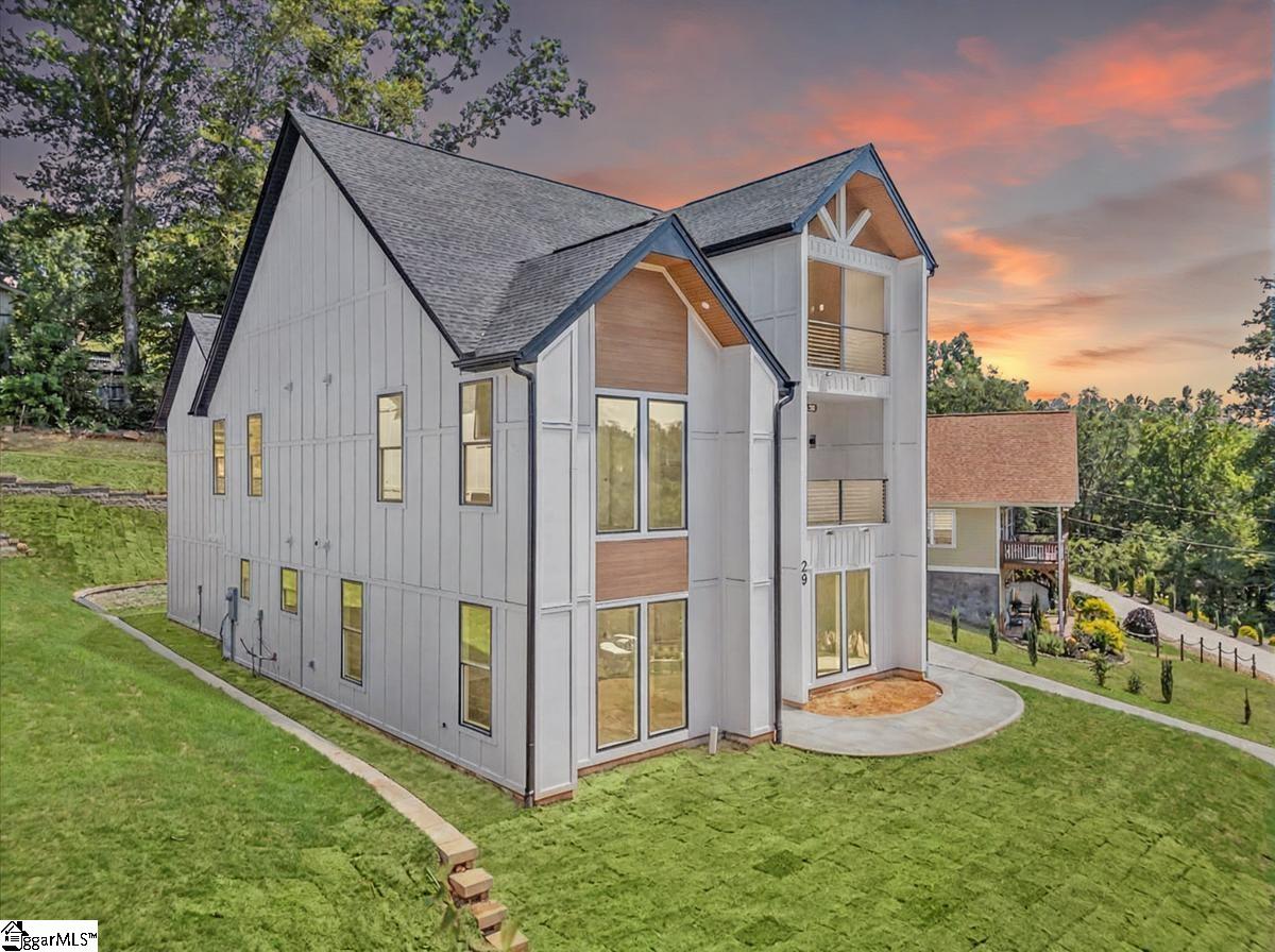 29 Harbor Drive Greenville, SC 29611