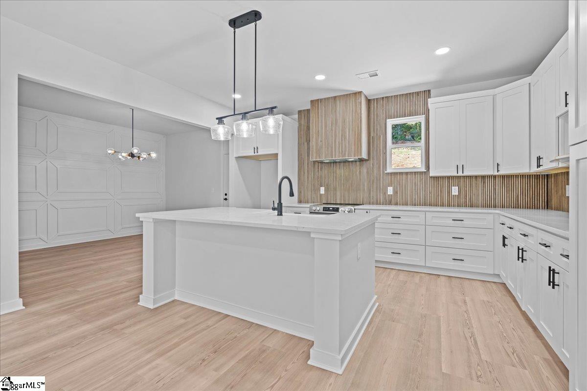 29 Harbor Drive Greenville, SC 29611